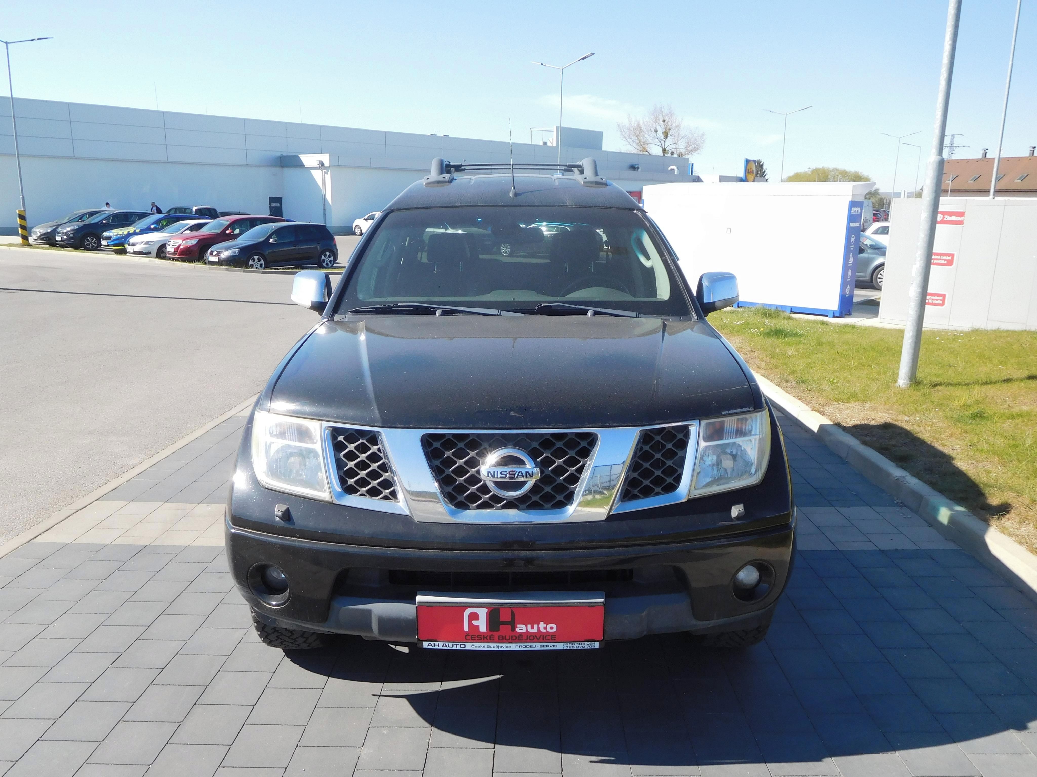 Nissan Navara, 2.5 DCi 4WD Dakar, 126 kW, 4X4 - fotka 6