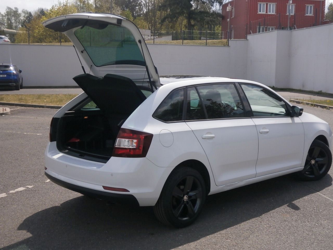 Škoda Rapid, SPACEBACK XENON SERV.KNIHA - fotka 6