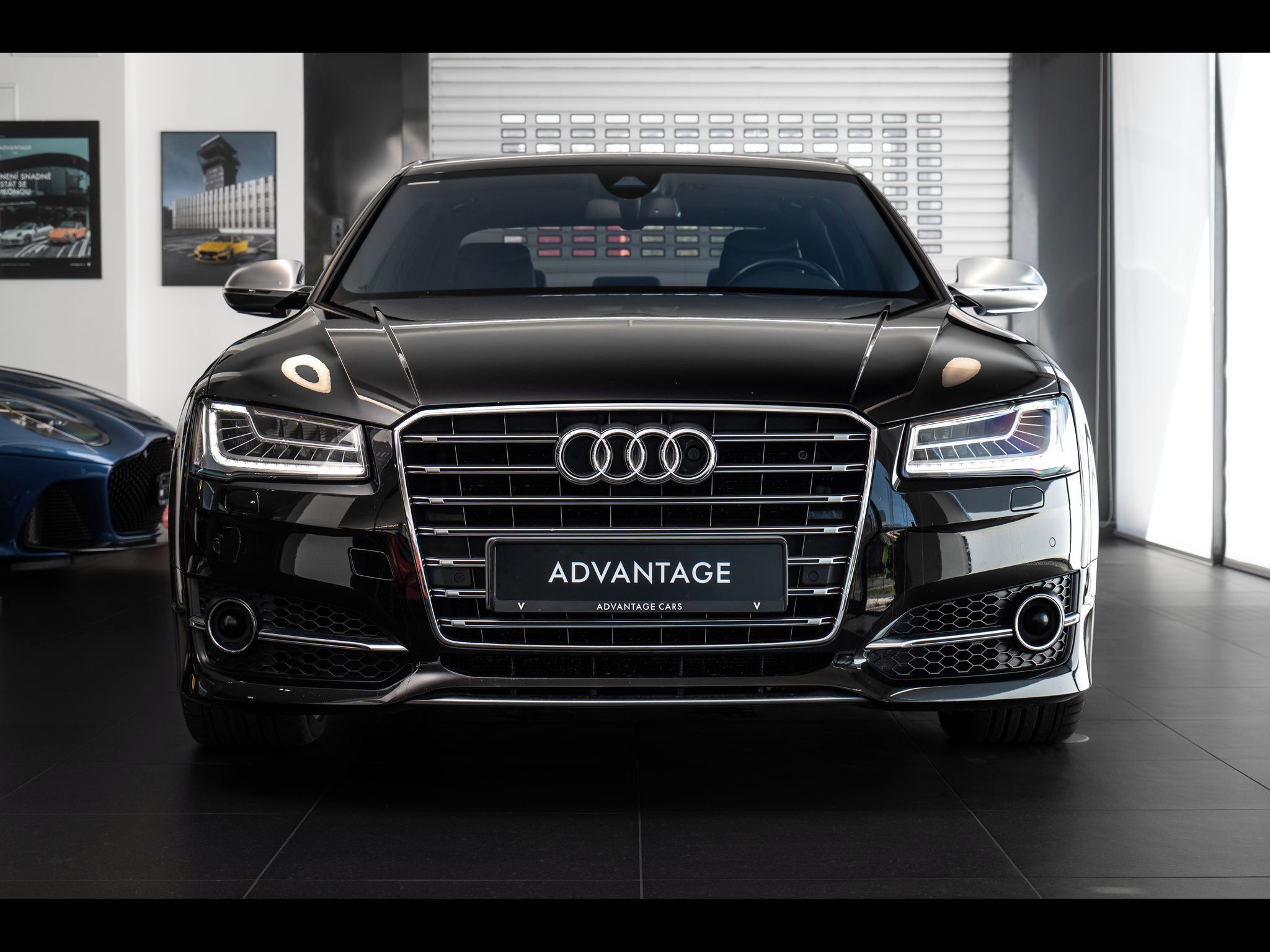 Audi S8 - fotka 2