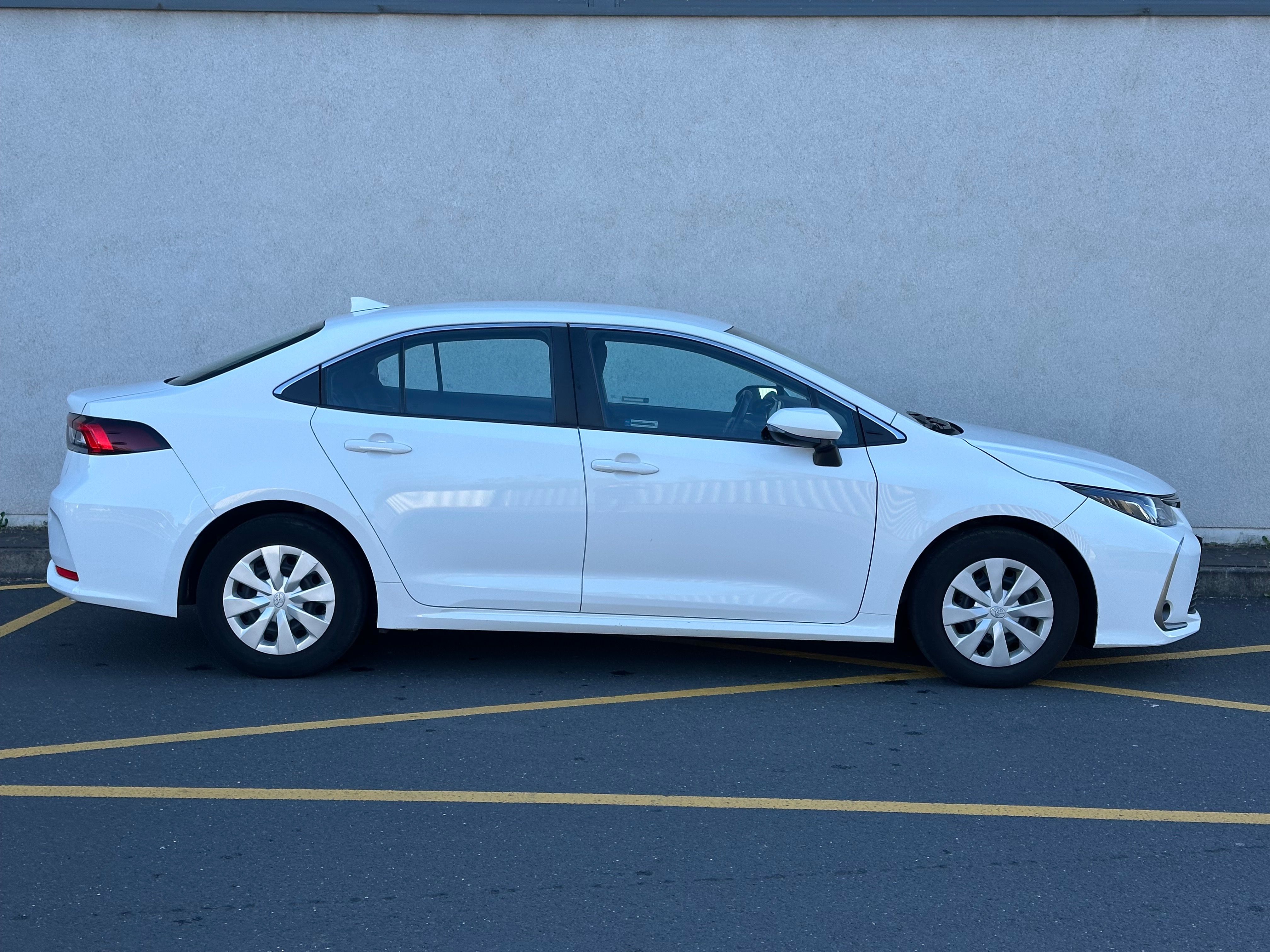 Toyota Corolla, Hybrid,1.maj.Čr,DPH - fotka 4