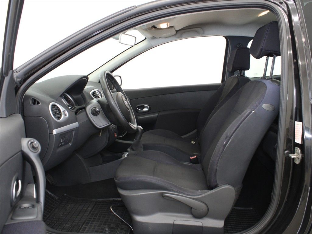 Renault Clio, 1,6 i 65kW MT Digi.klima - fotka 6