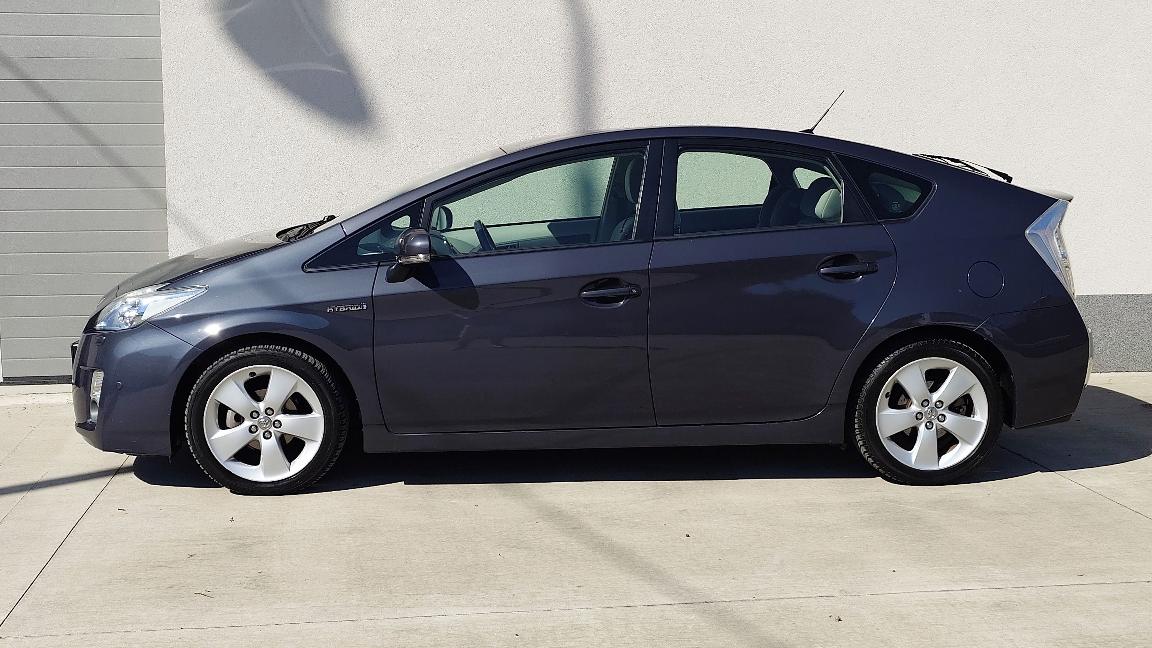 Toyota Prius, 1,8 HYBRID - fotka 4