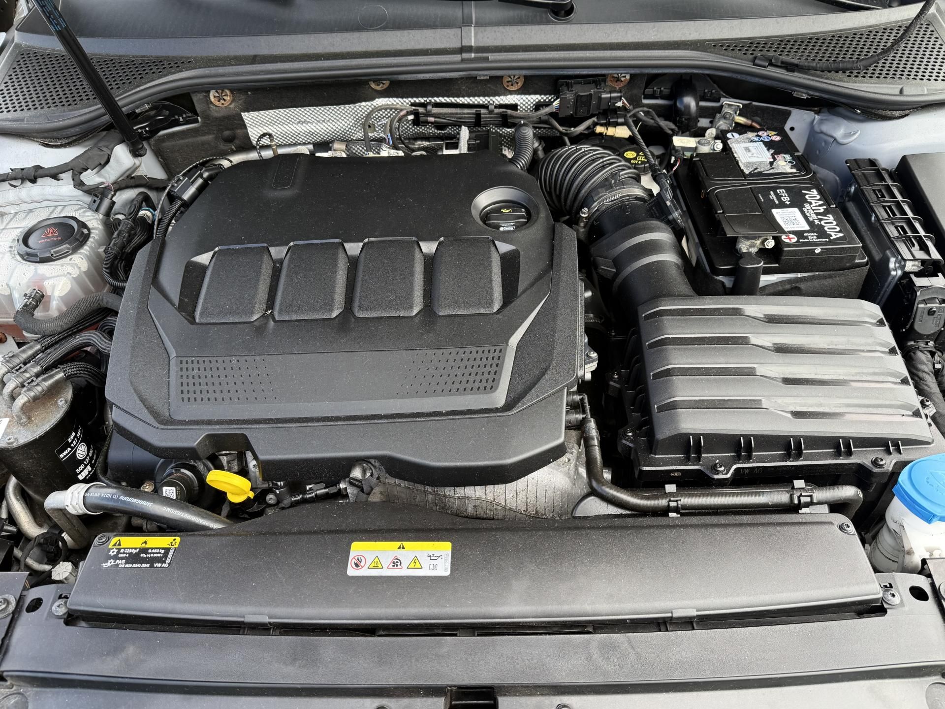 Volkswagen Passat Variant, 2,0TDI R-Line Design - fotka 5