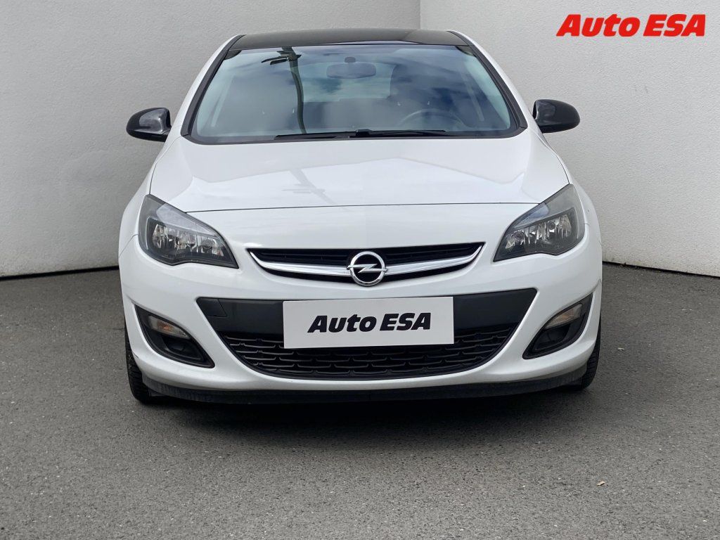 Opel Astra, 1.4 Turbo - fotka 2