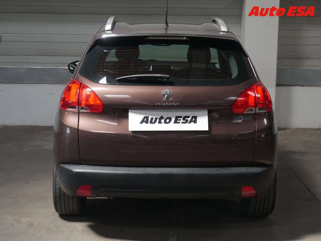 Peugeot 2008, 1.6 HDI,servis.kniha,AC - fotka 5