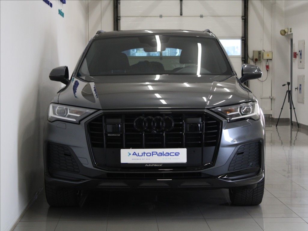Audi Q7, 3,0 50TDi S-Line 63tkm. ČR - fotka 2