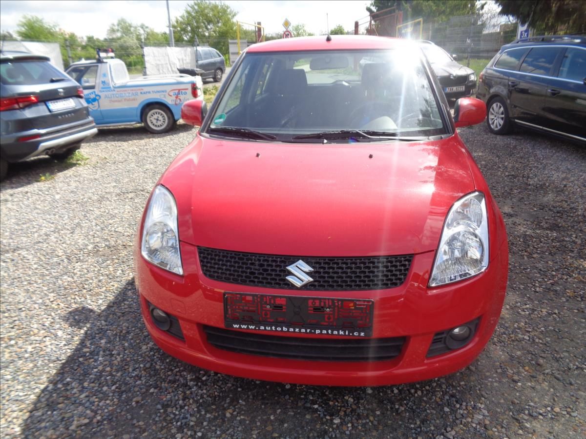 Suzuki Swift, 1,3 - fotka 2