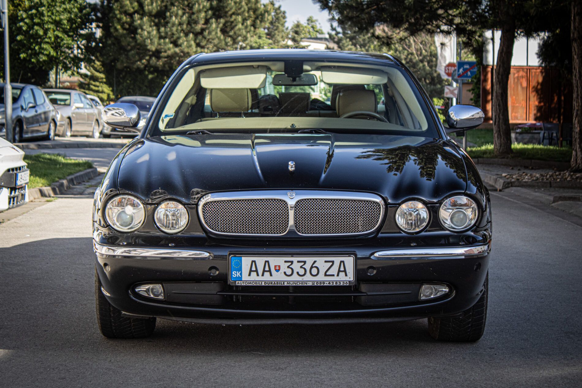 Jaguar XJ - fotka 2