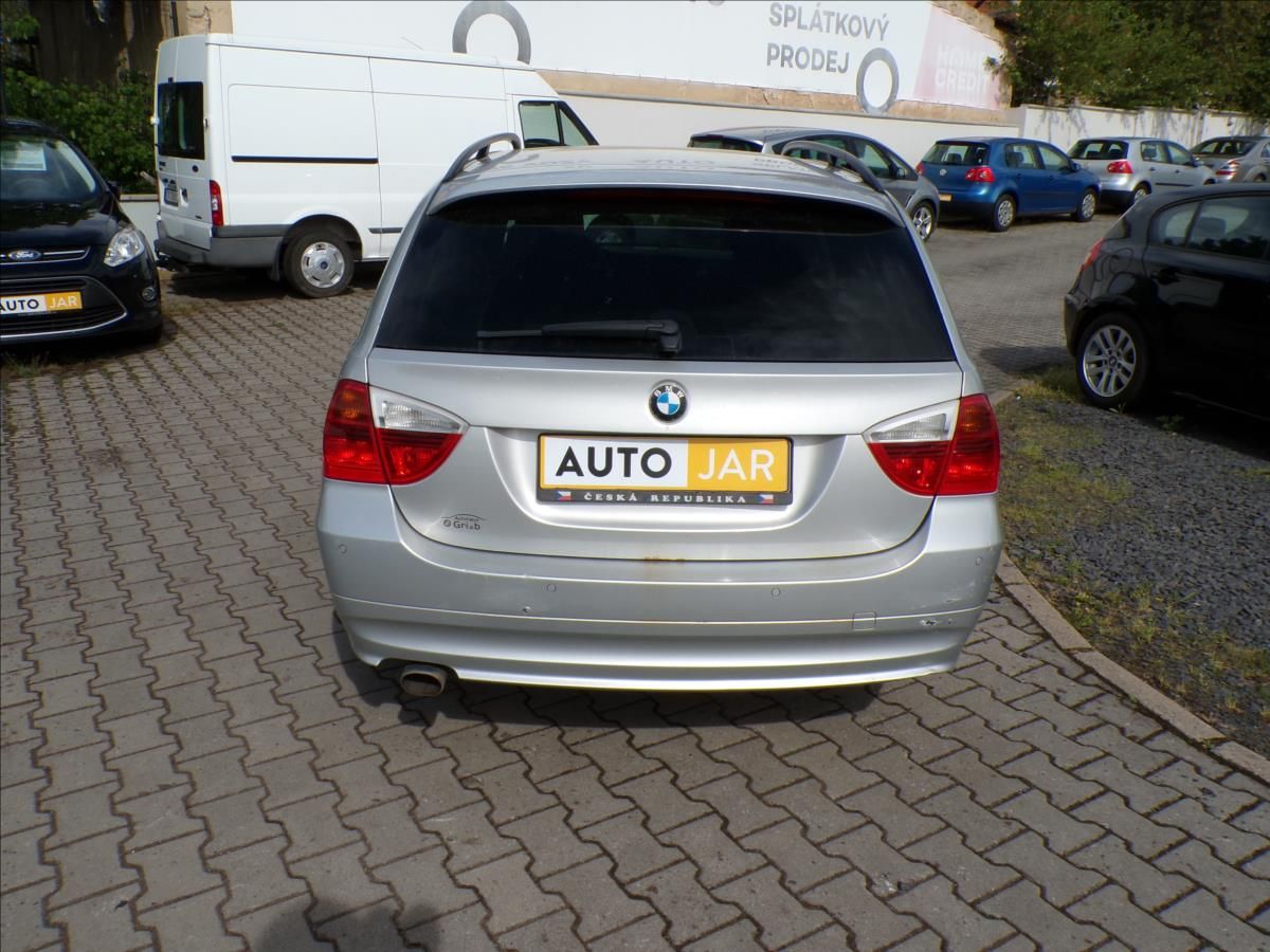 BMW Řada 3, 2,0 318D  XENONY - fotka 5