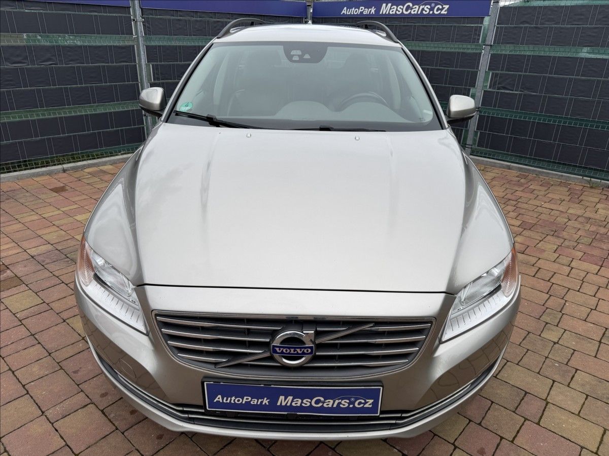 Volvo V70, 2.0 D4 Momentum - fotka 2