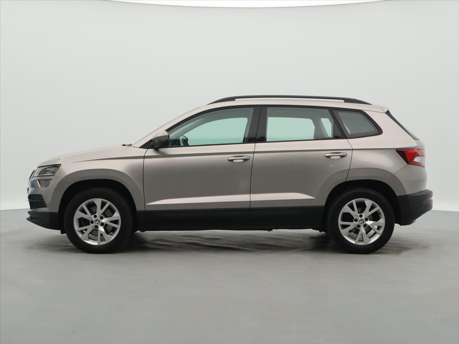 Škoda Karoq, 2,0 TDI 110kW 4x4 CZ LED 2.Maj - fotka 4
