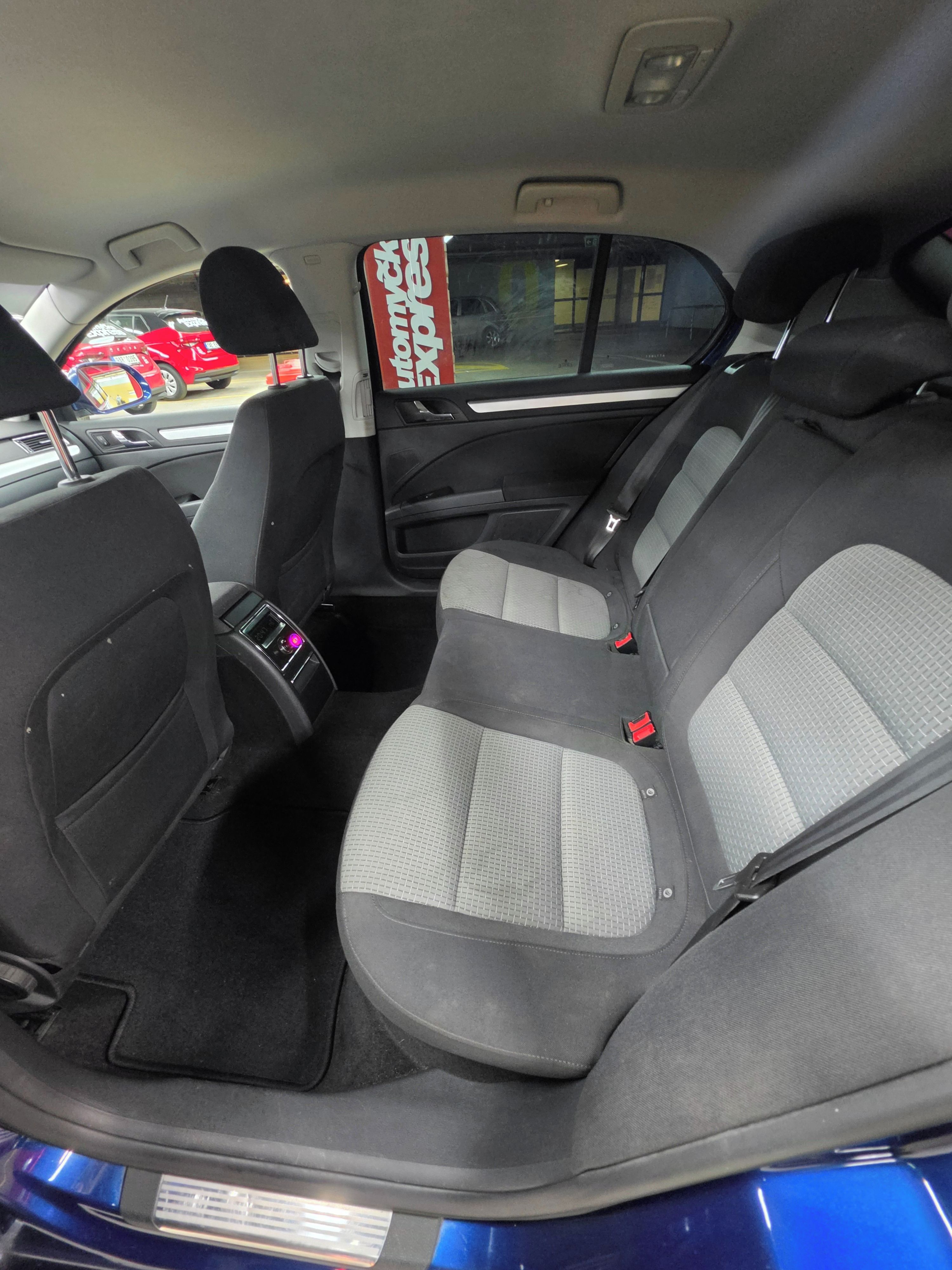 Škoda Superb, 2.0 TDI - fotka 6