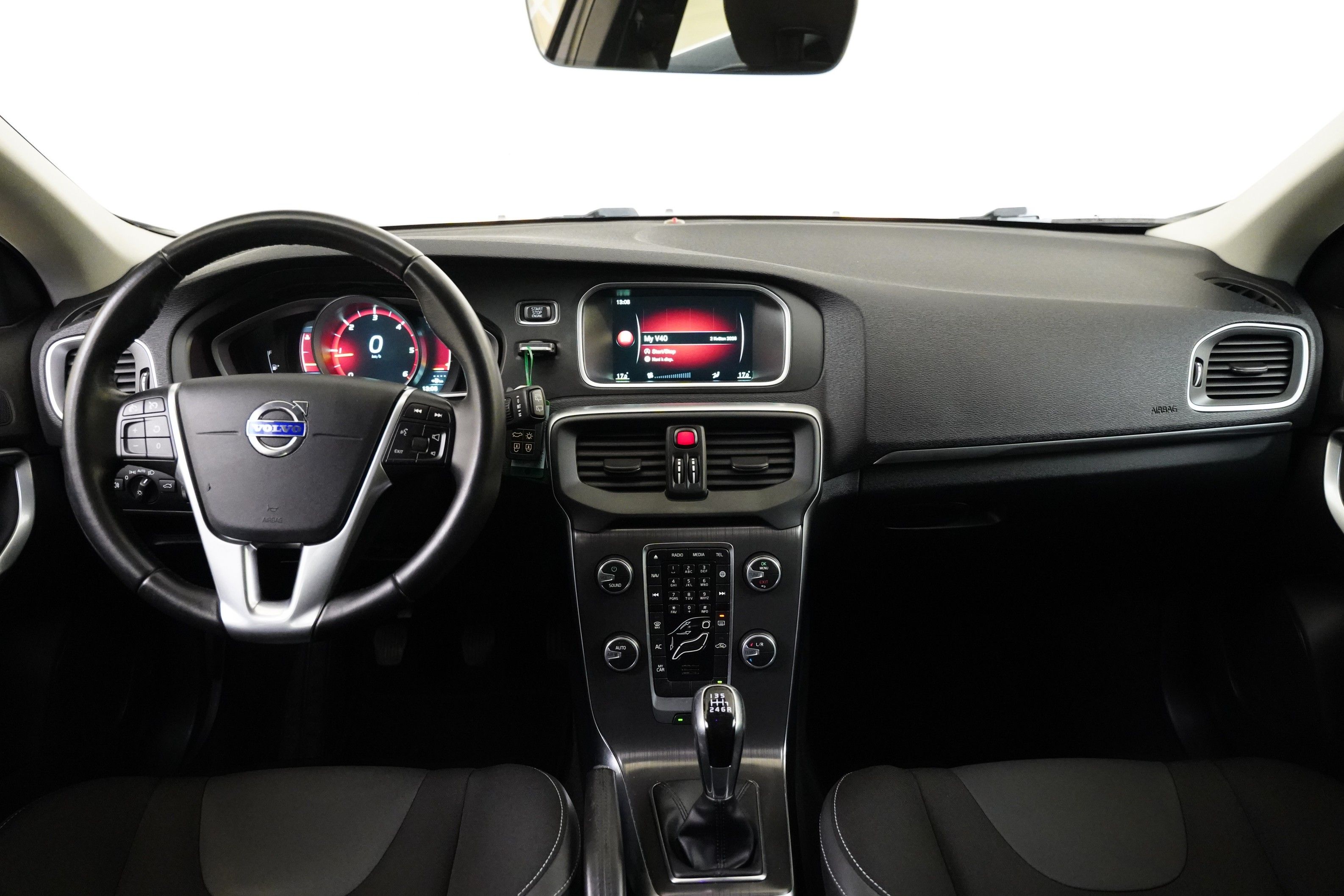 Volvo V40, 2.0 D 88 kW - fotka 5