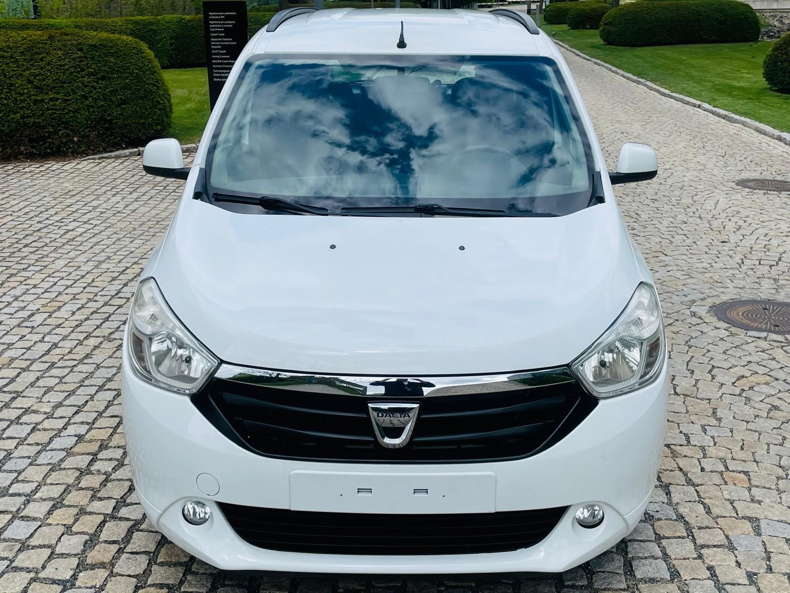 Dacia Lodgy, 1.2i 85KW MANUÁL KLIMATIZACE - fotka 5