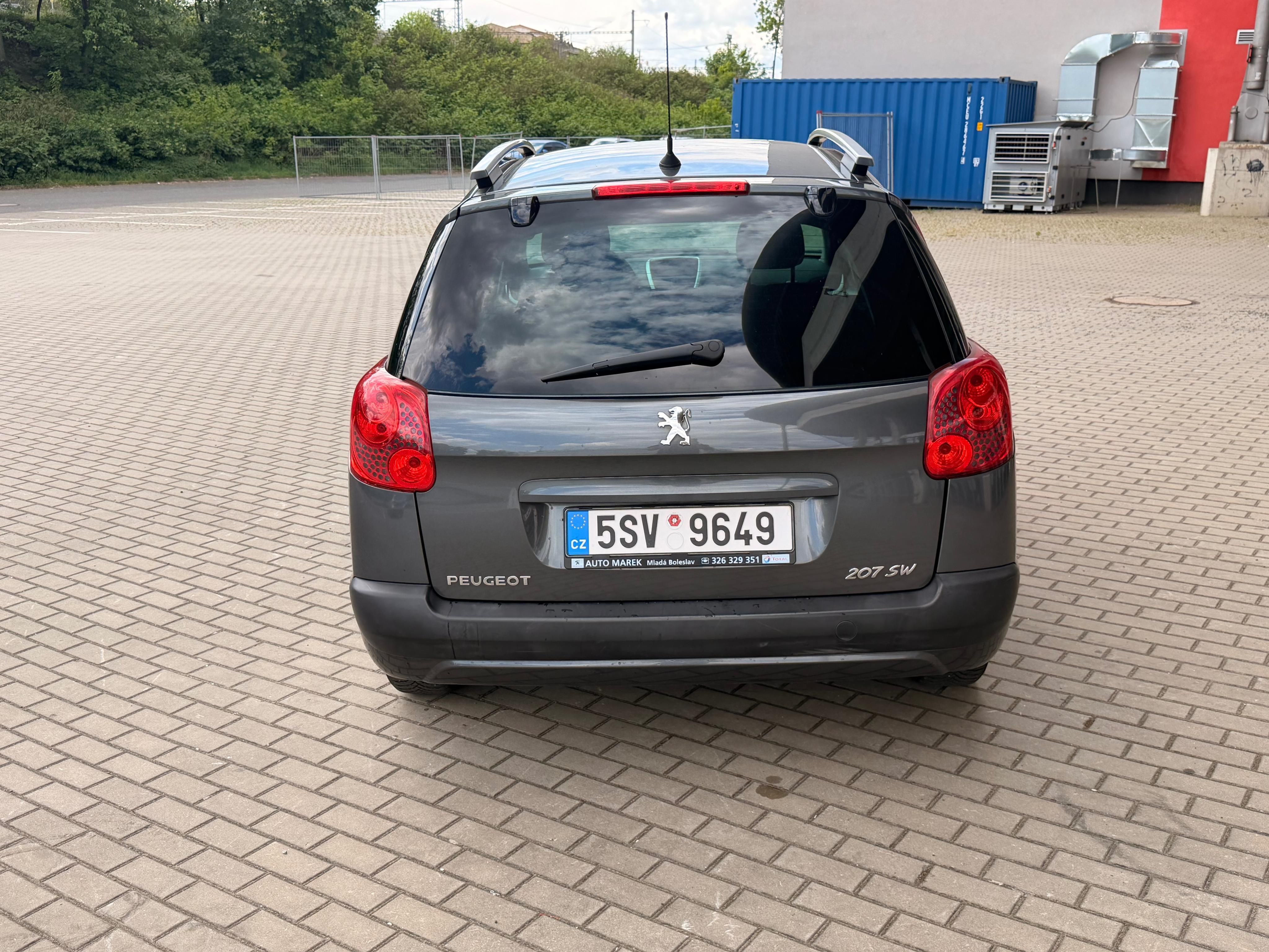 Peugeot 207, 1,4VTi, 70kw, Panorama - fotka 4