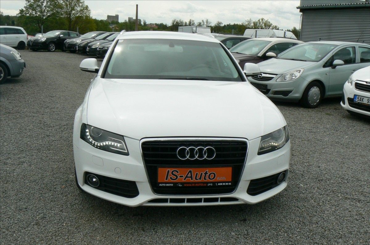 Audi A4, 2,0 TDi COMBI S-LINE - fotka 3