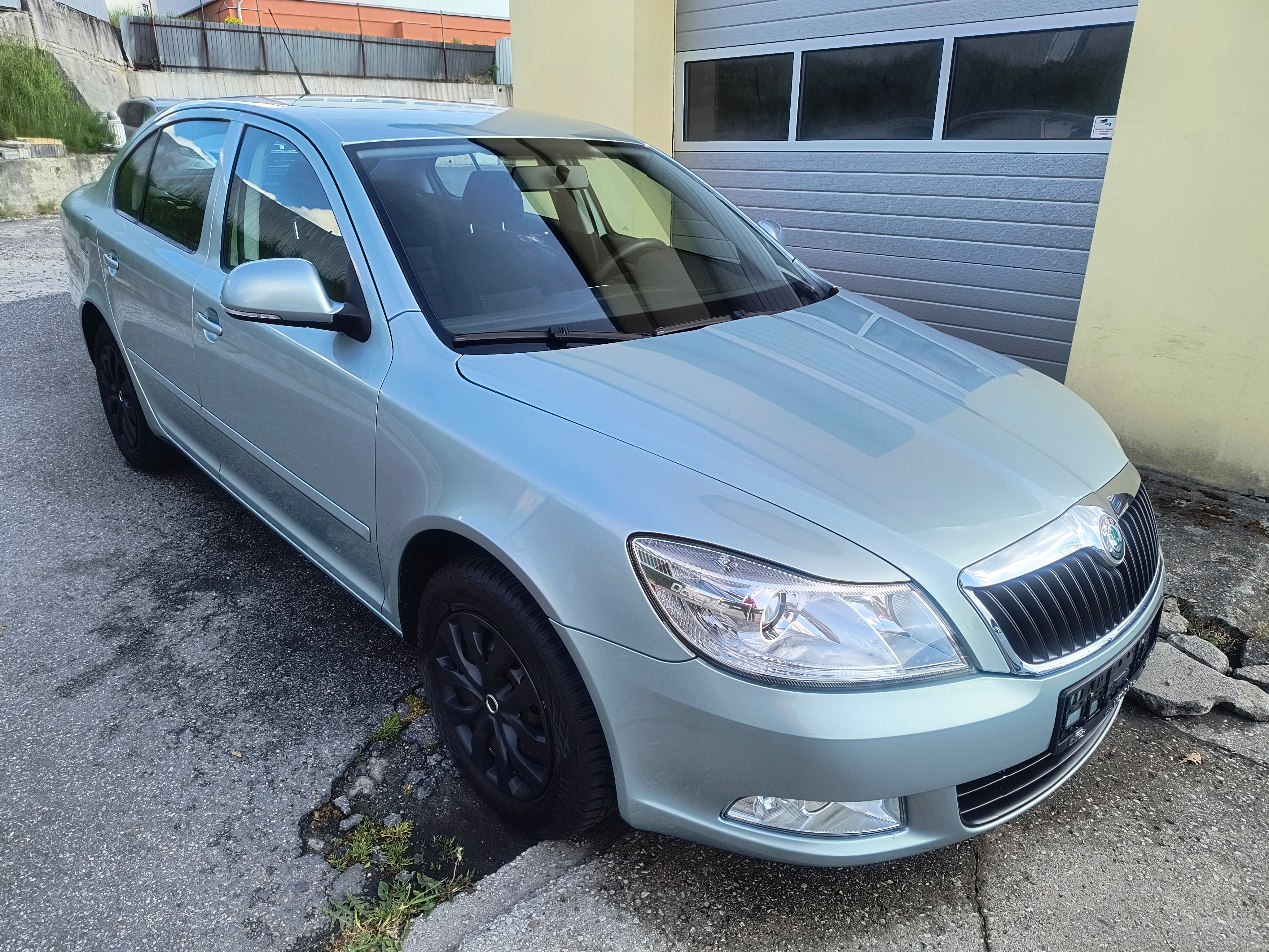 Škoda Octavia, 1.6 MPi 75KW/AC/PC/PDC/TAŽNÉ - fotka 2