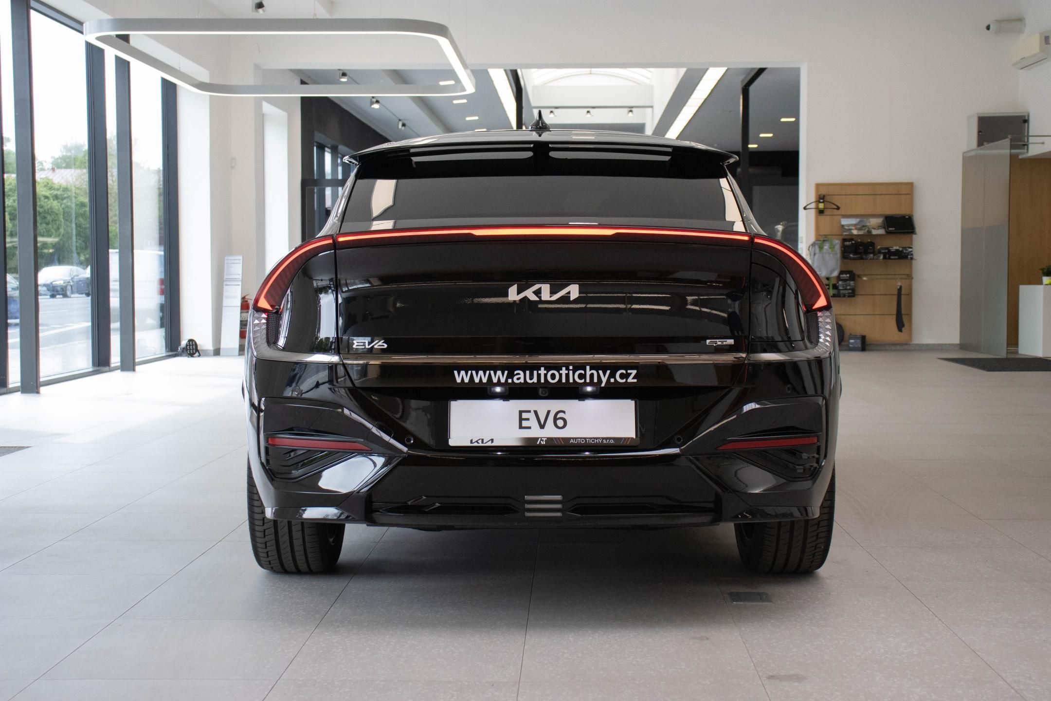 Kia EV6, 4x4 GT-LINE 239kW + 84kWh - fotka 4
