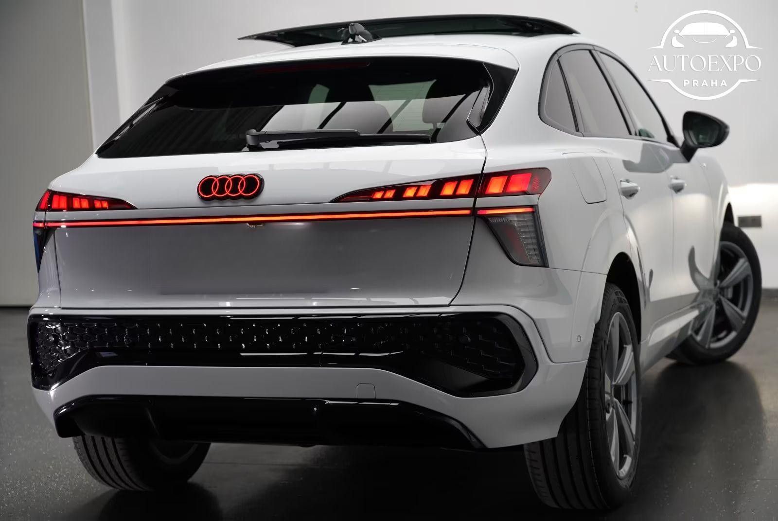 Audi Q3, Sportback TDI S LINE - fotka 5