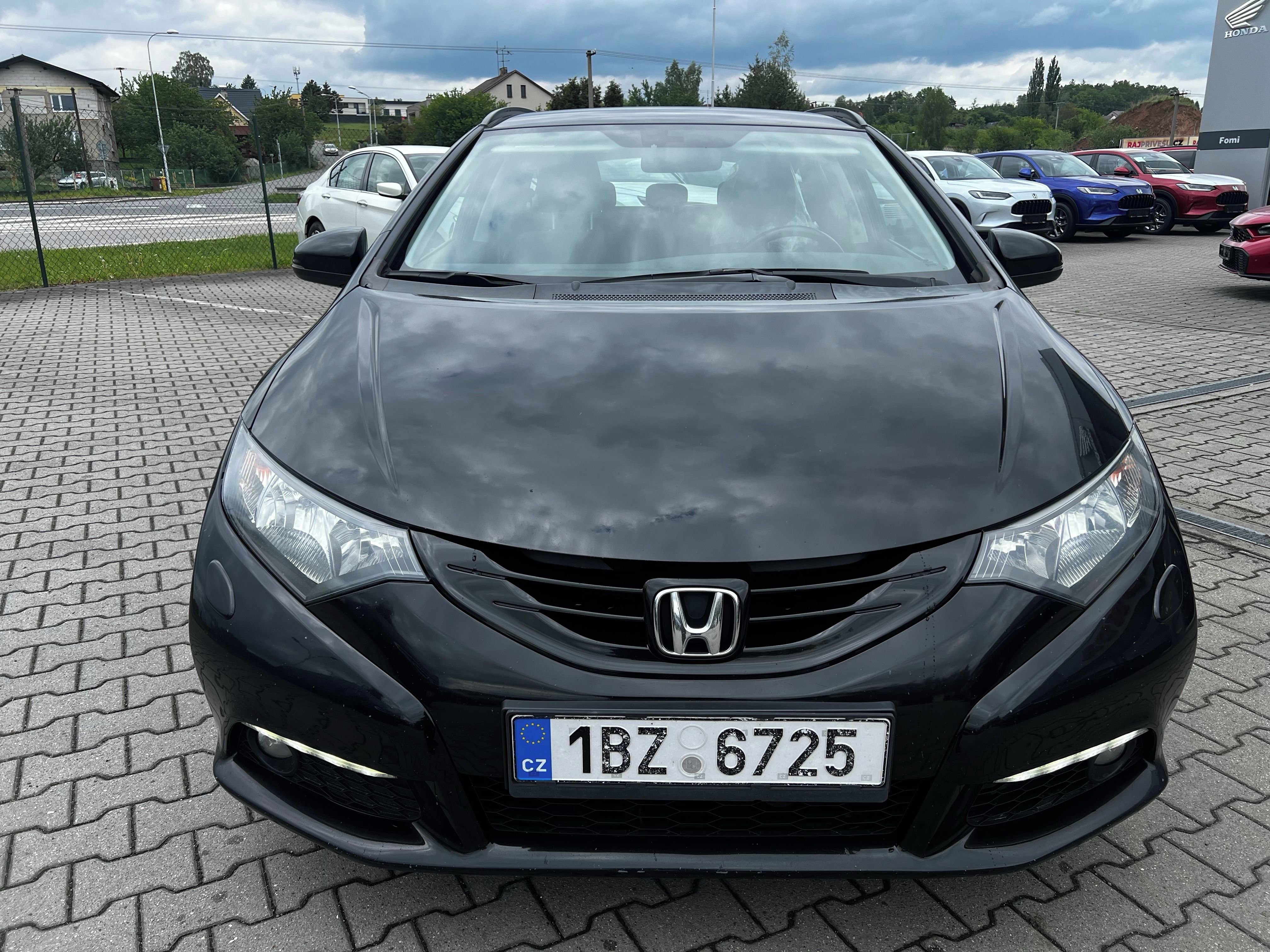 Honda Civic, 1,6 i-DTEC 6MT - fotka 4