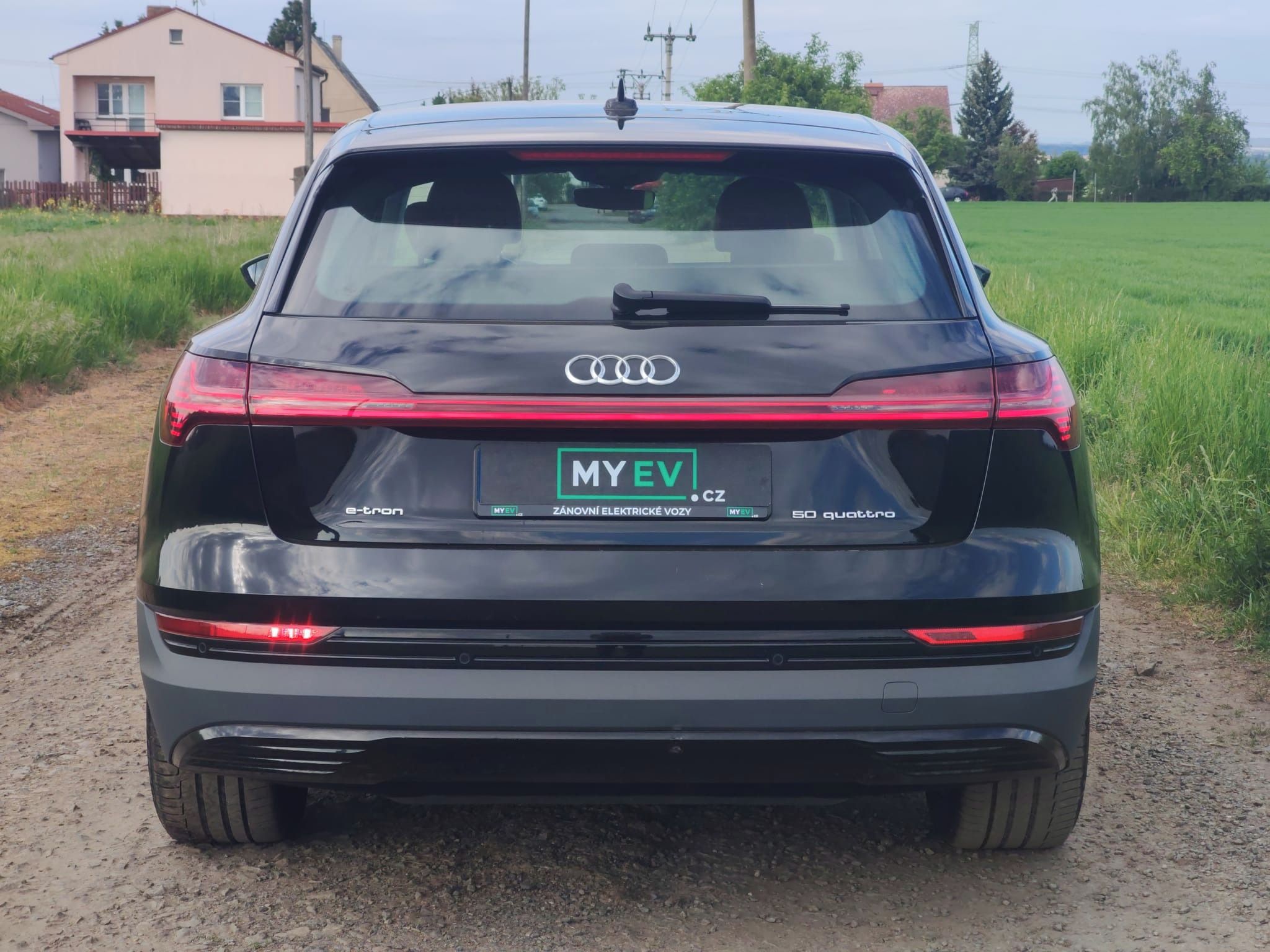 Audi e-tron, 71kWh QUATTRO 50 ZÁRUKA DPH - fotka 6