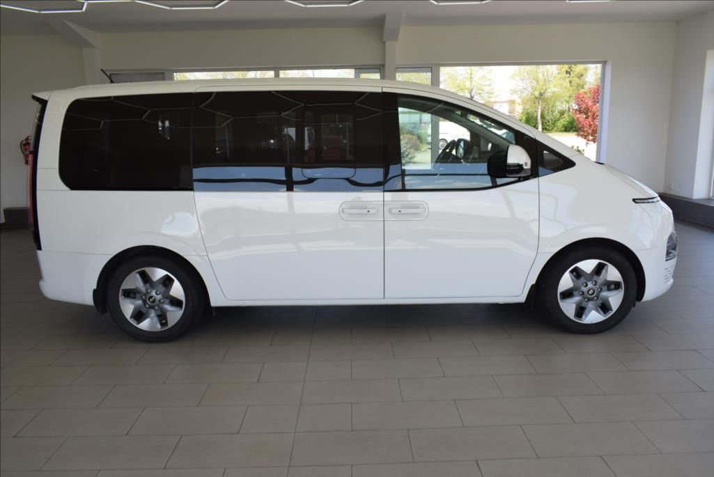 Hyundai Staria, 2,2 CRDI,1.maj,ČR,AUT,4x4,9-mí - fotka 4