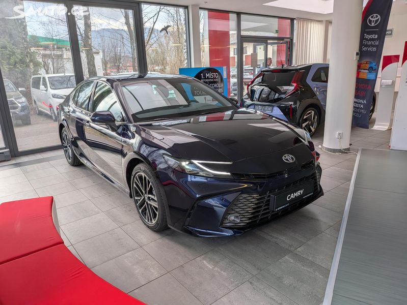 Toyota Camry, Prestige 2.5 Hybrid (230 k)