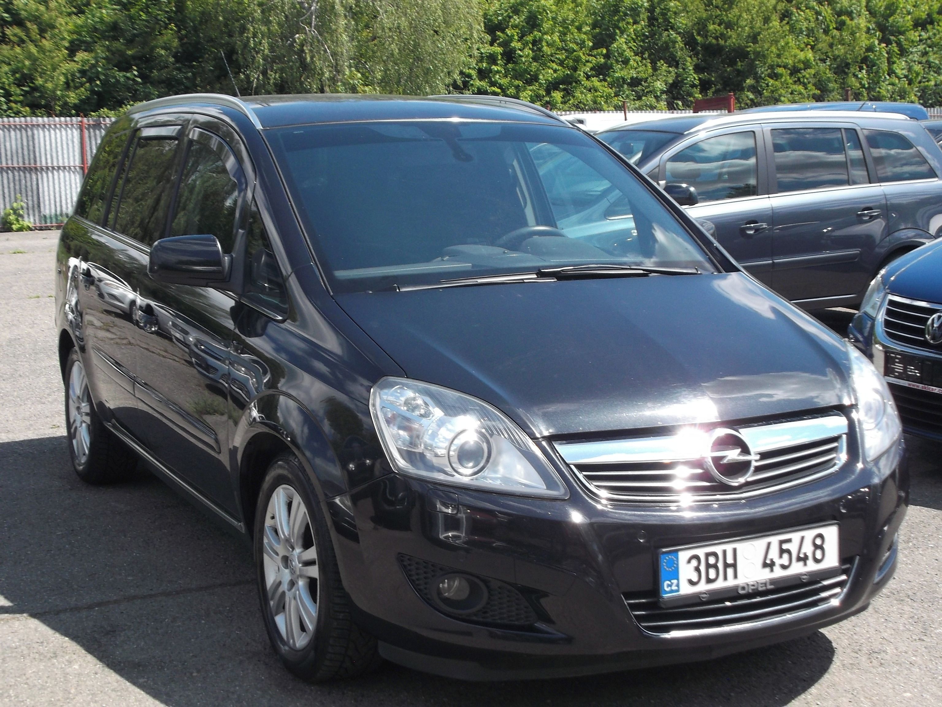 Opel Zafira, 1.8i-7.míst,servisní knižka - fotka 2