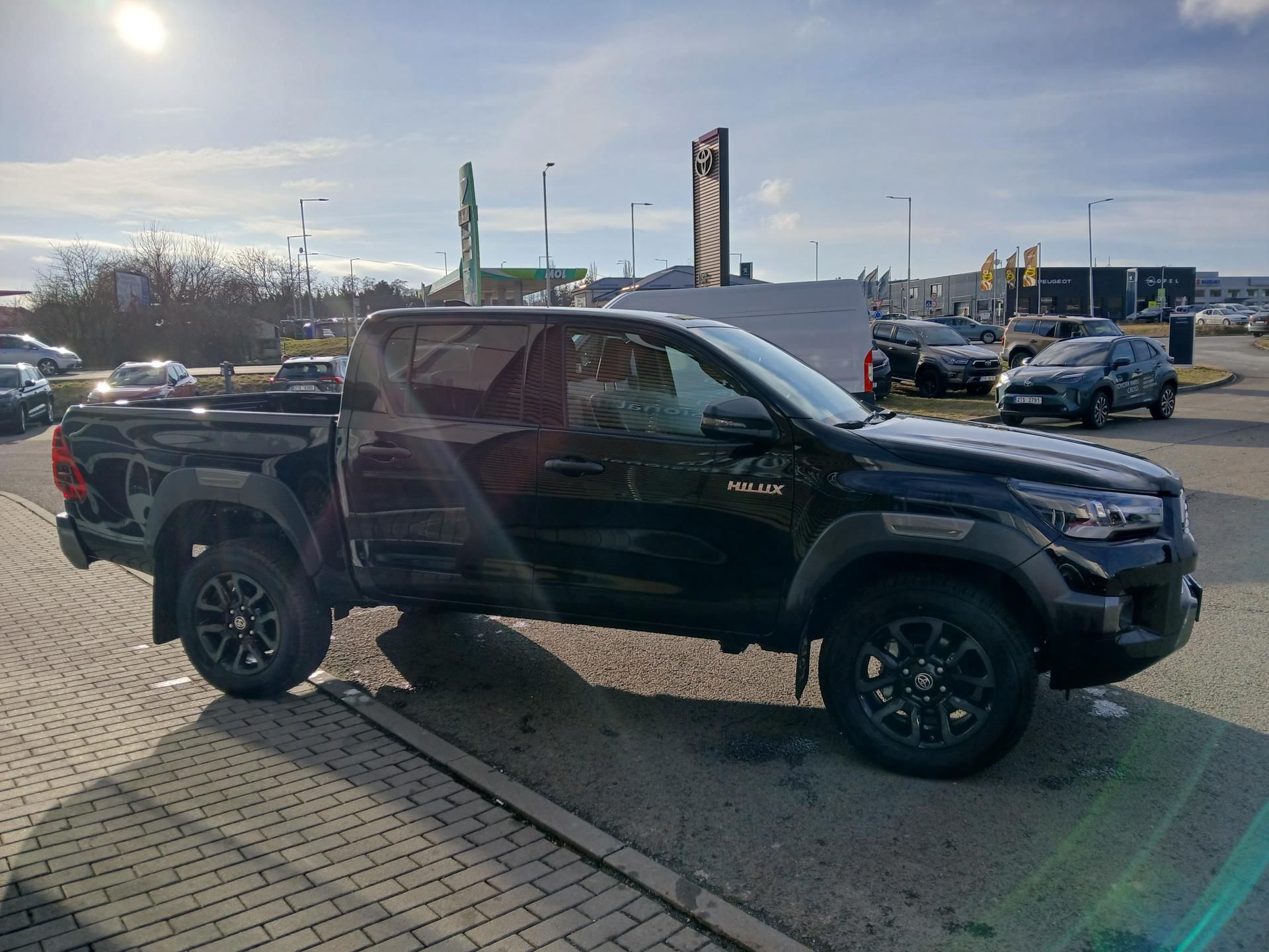 Toyota Hilux, 2.8 D 6st. automat Invincible - fotka 4