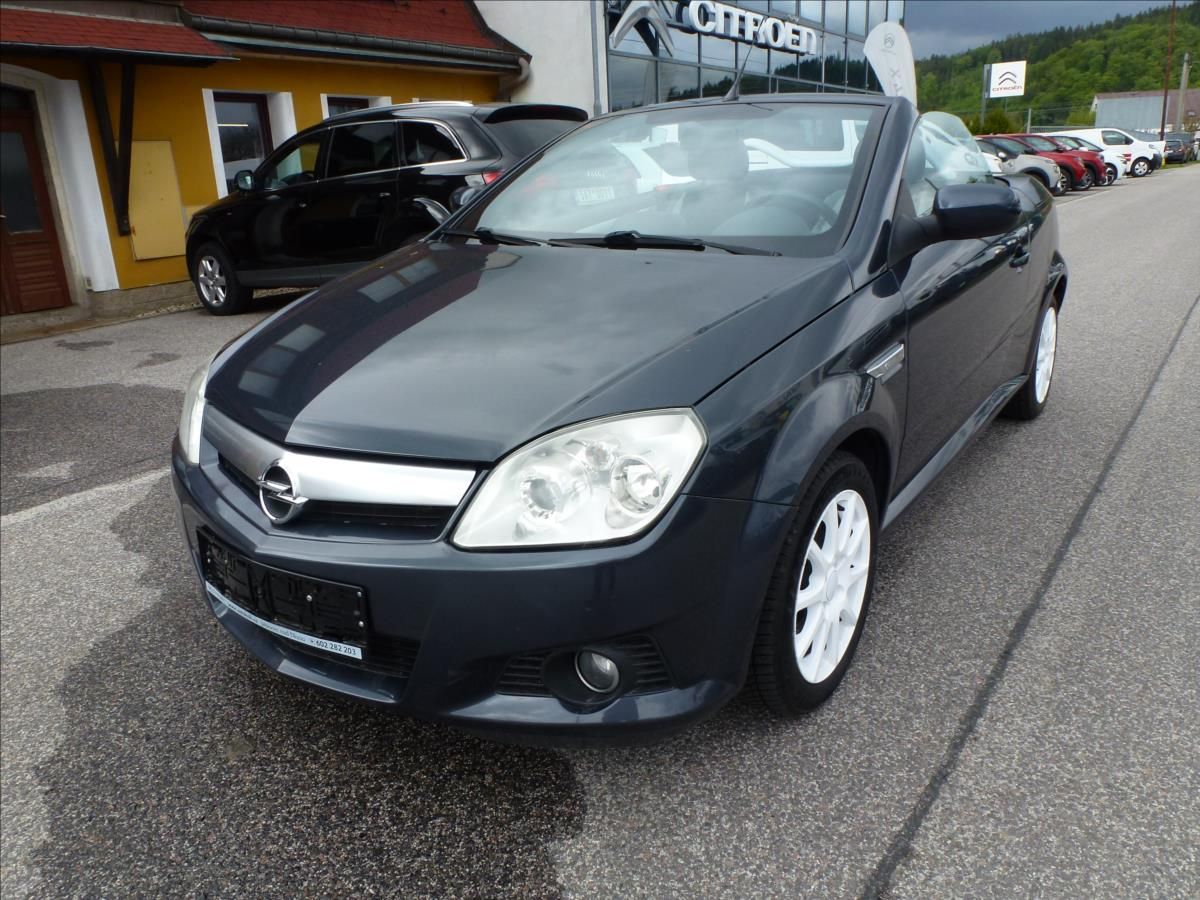 Opel Tigra, 1,4 16V Roadster - fotka 3