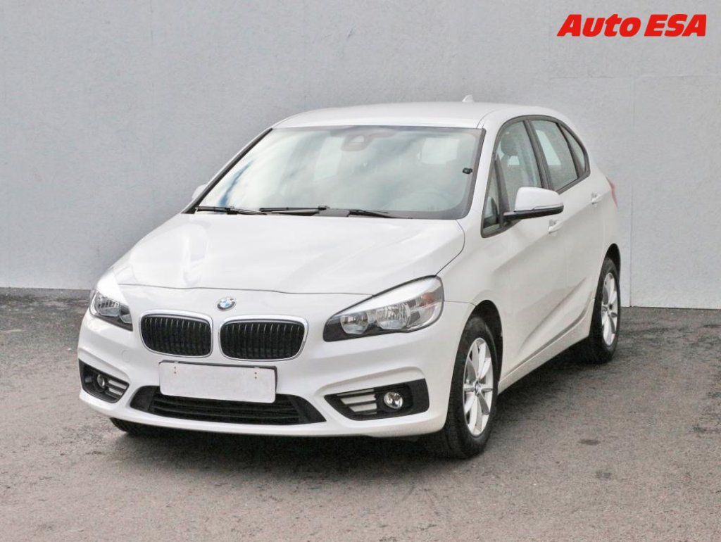 BMW Řada 2, 2.0 i 220 i,navi,+kola - fotka 3