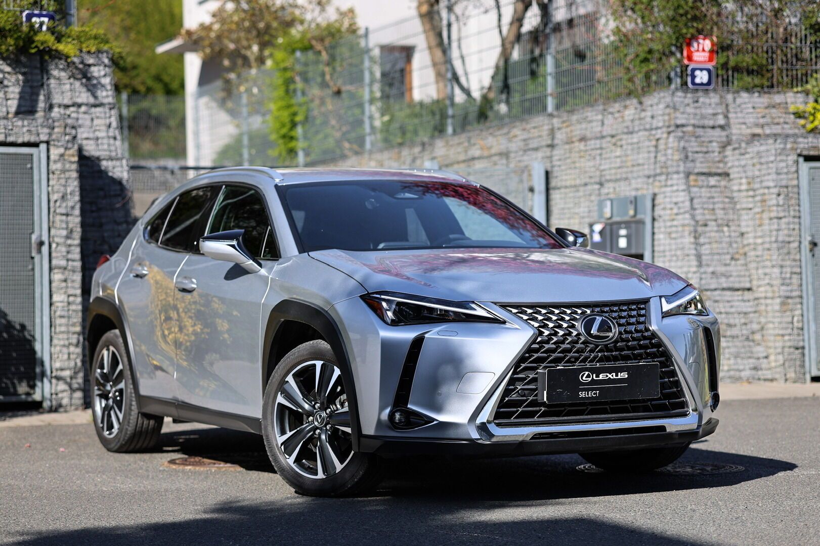 Lexus UX 300h, 300h 2,0 HEV BUSINESS TECH - fotka 2