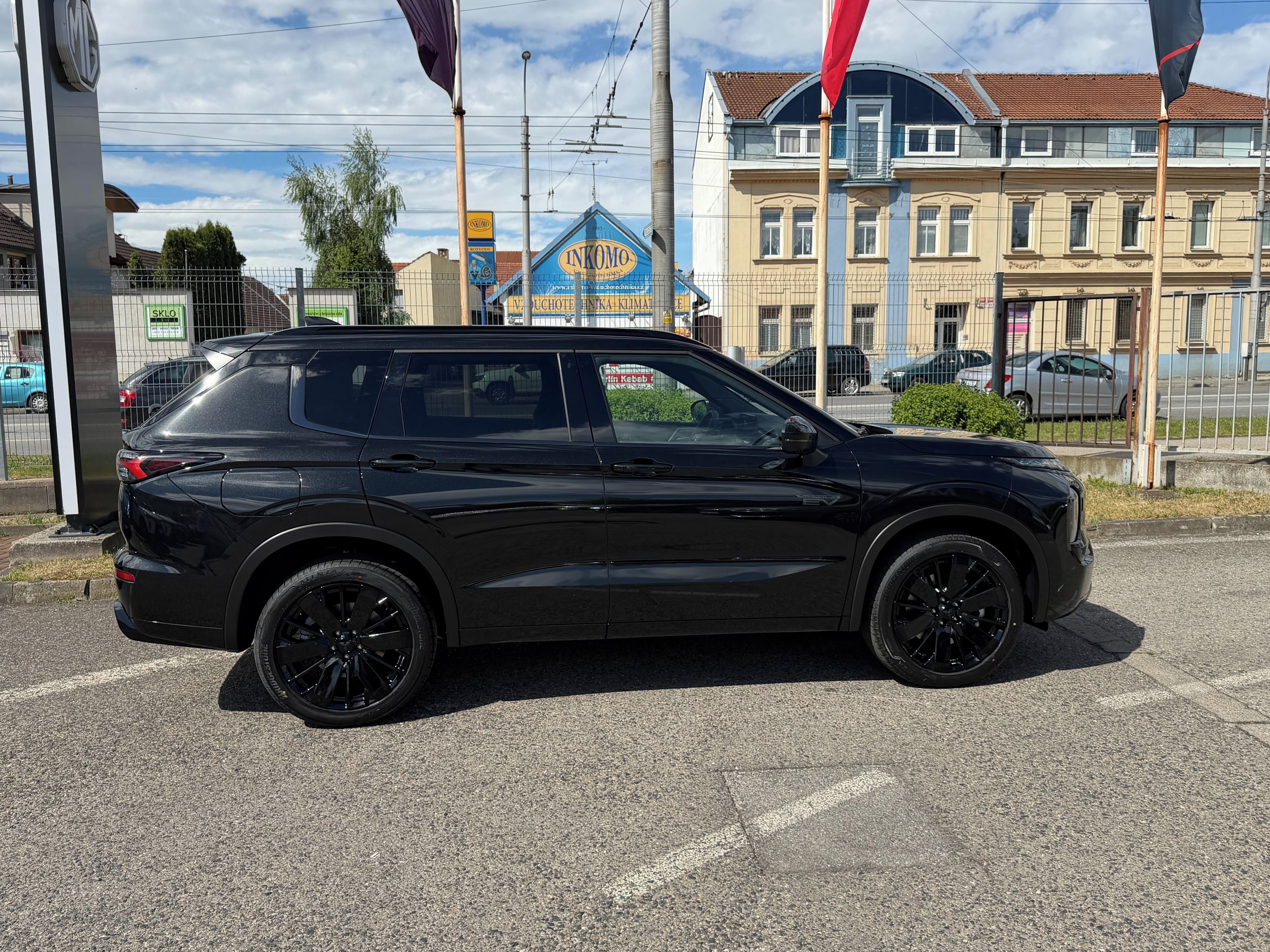 Mitsubishi Outlander, PHEV 2.4L PHEV INSTYLE+ SAM - fotka 3