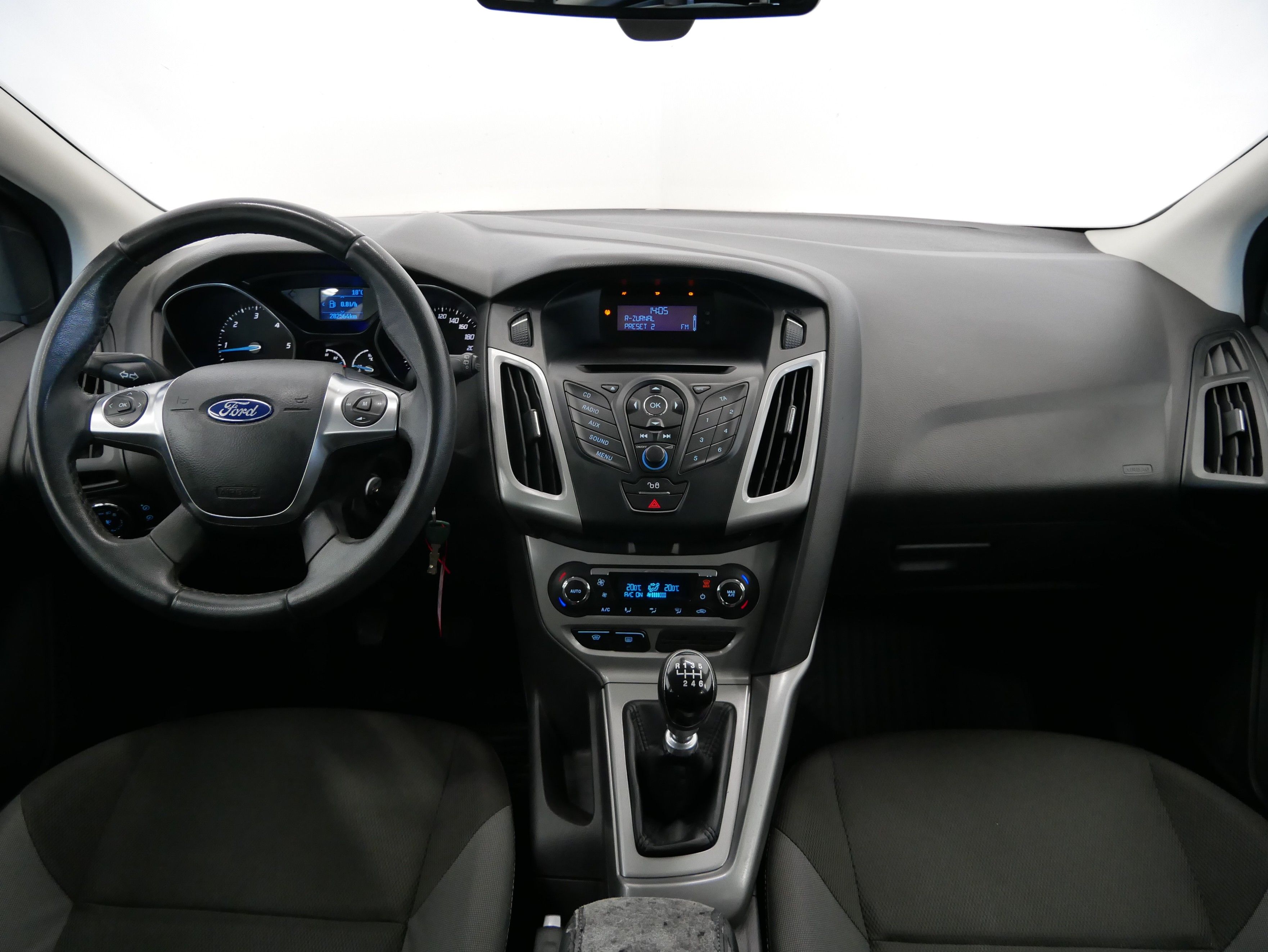 Ford Focus, 1.6 TDCi 70 kW Titanium - fotka 5