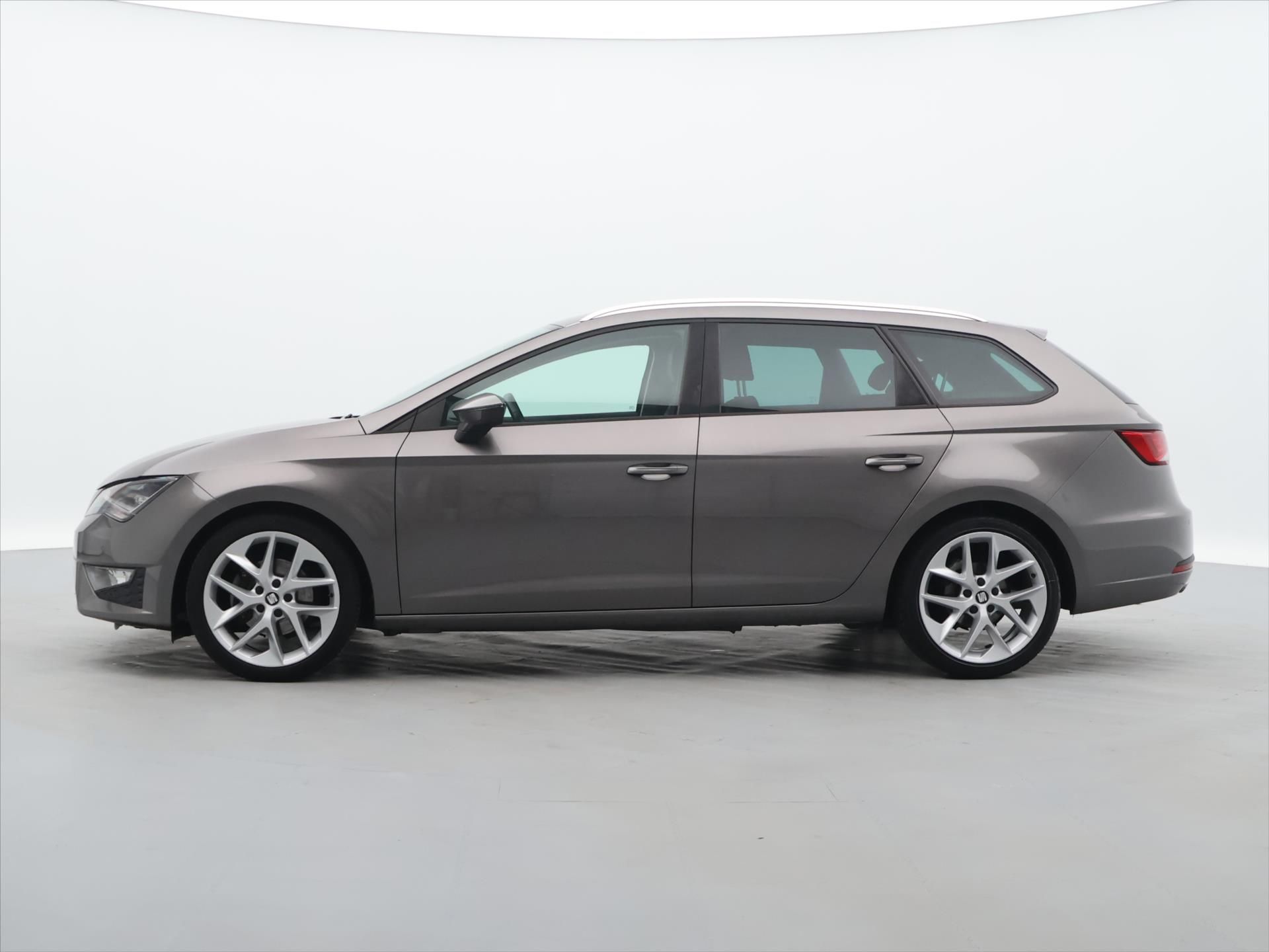 Seat Leon, 1,4 TSI 110kW FR Dynamic sr.kn - fotka 4