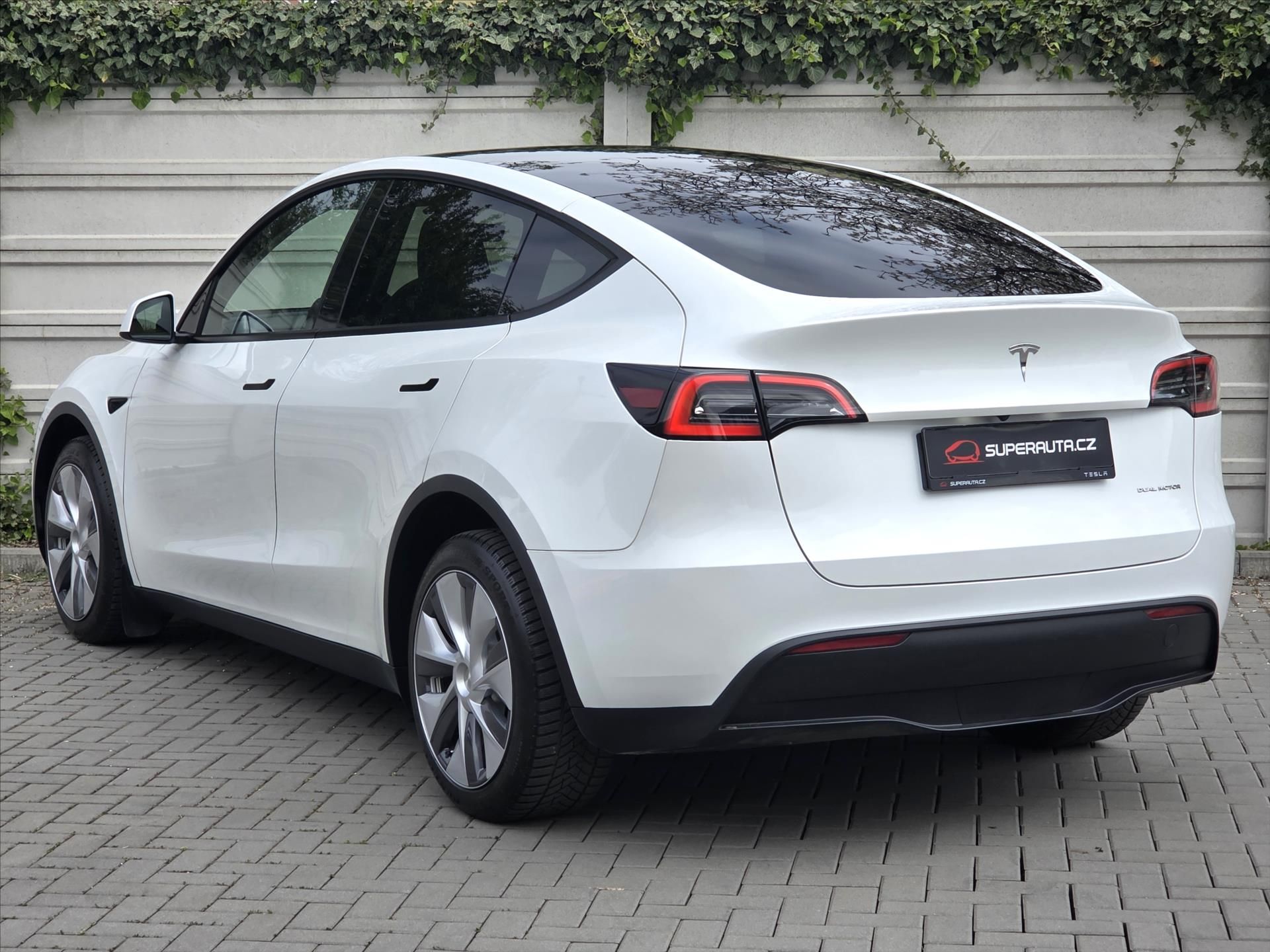 Tesla Model Y, 378kW 4x4 LR Tažné z. SOH 92% - fotka 5