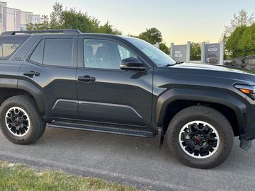 TRD OFFROAD, max.výbava