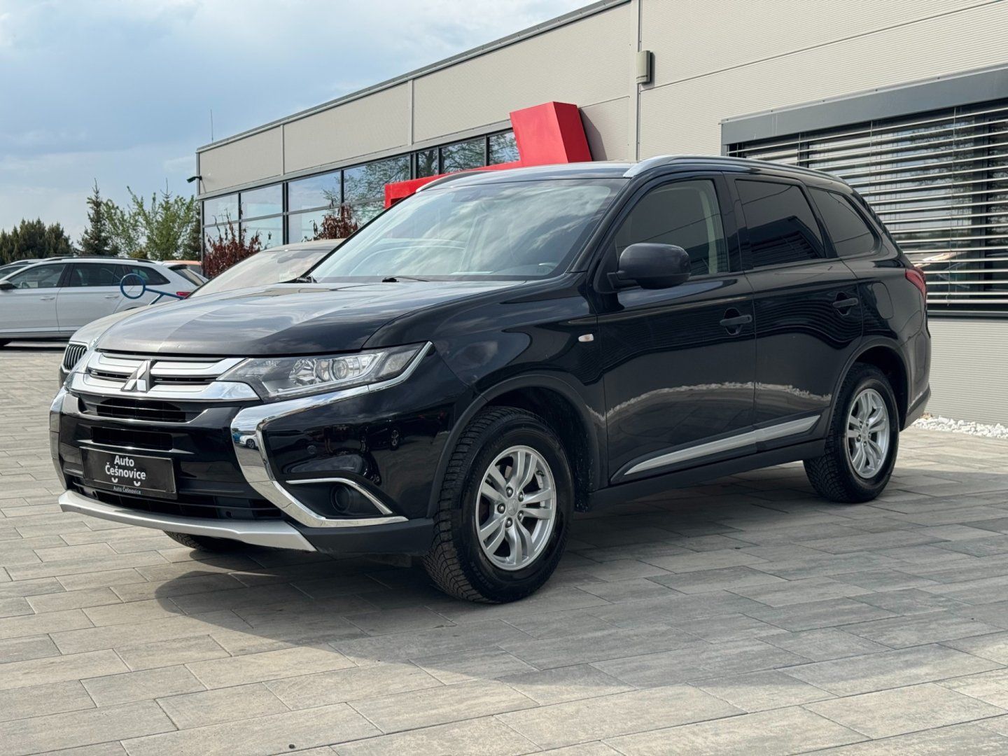 Mitsubishi Outlander, Invite 2.0i MIVEC