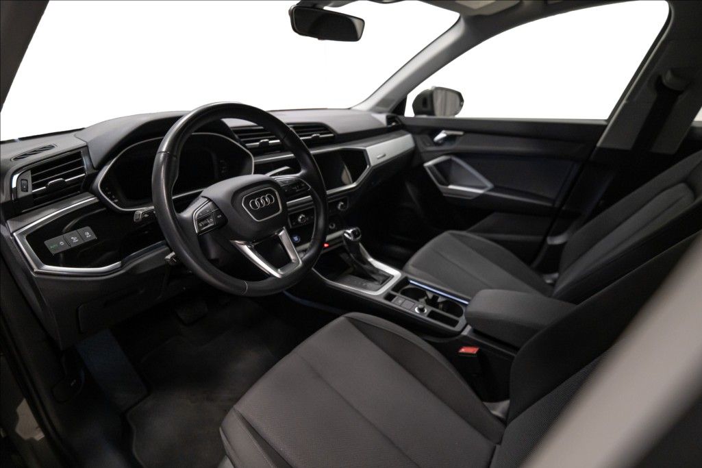 Audi Q3, 1,5 35 TFSI S-LINE NAVI VÝHŘEV - fotka 6