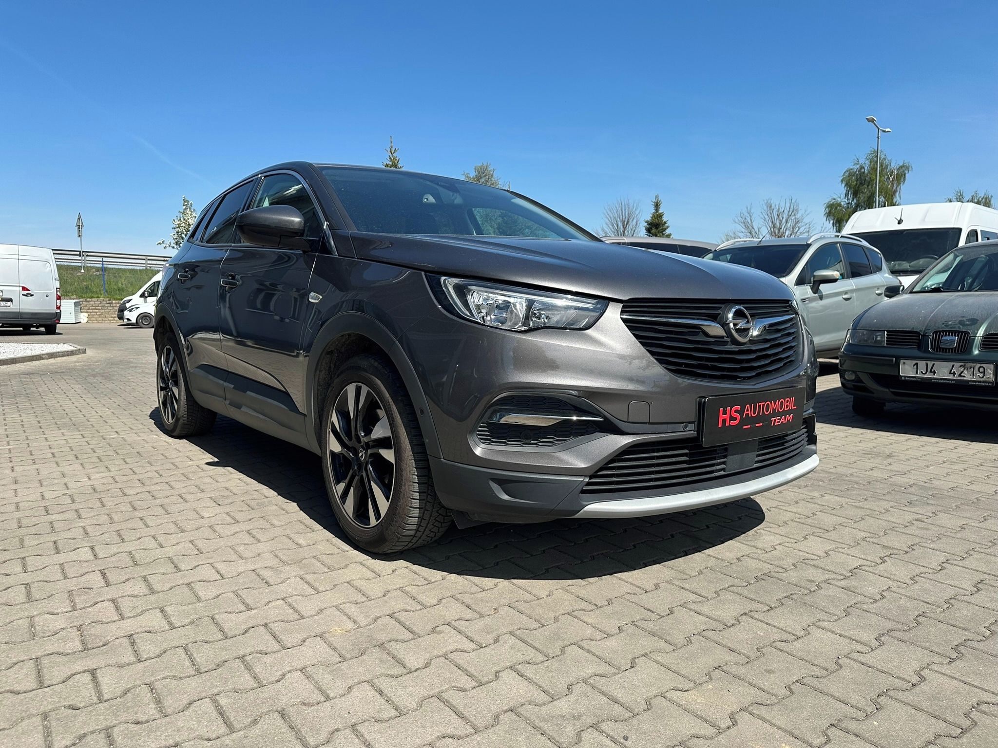 Opel Grandland X, 1,2i Turbo 96kW - fotka 4
