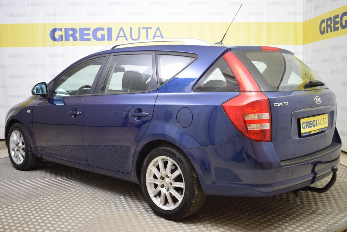 Kia Cee´d, 2,0 i AUTOMAT PO SERVISU,PO TK - fotka 5