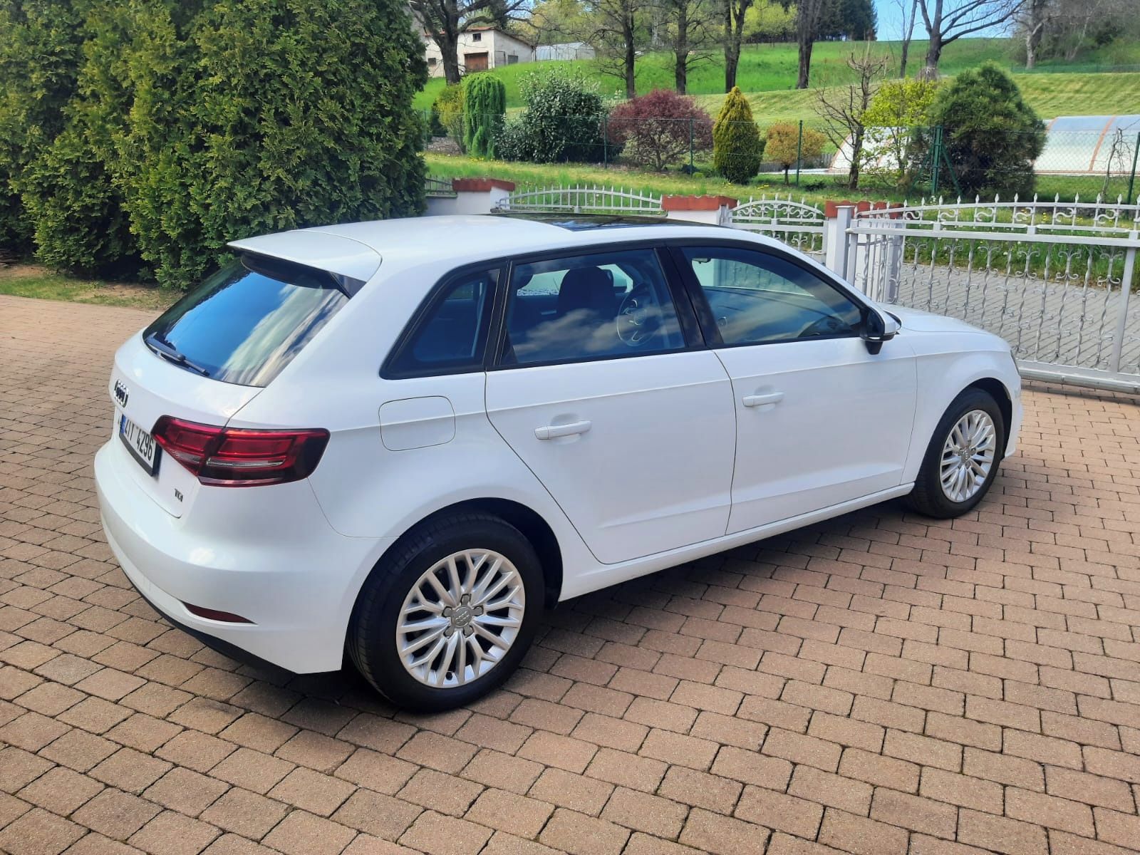 Audi A3, 1.6TDI, ALU, Panorama - fotka 3
