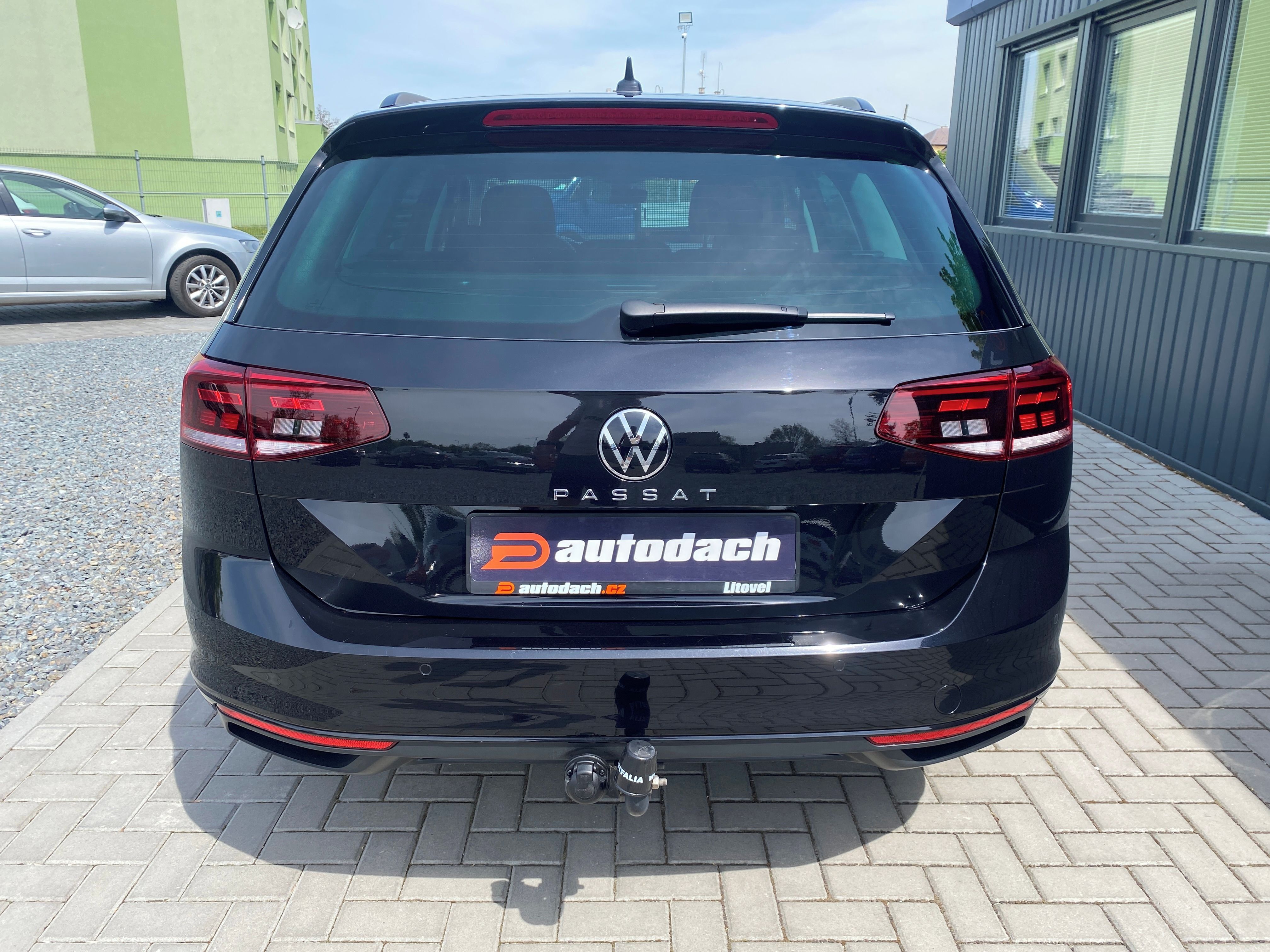 Volkswagen Passat, 2.0TSI140kW-1xMAJ.-LED-DSG-ACC - fotka 4
