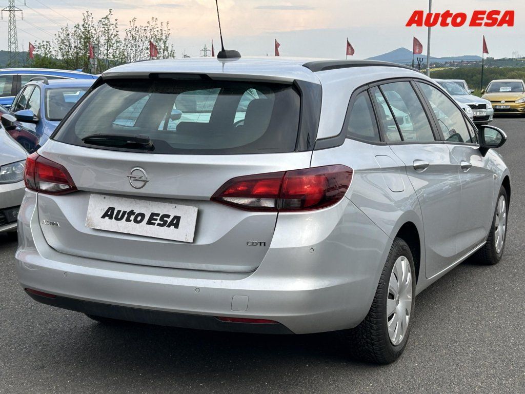 Opel Astra, 1.6CDTI - fotka 4