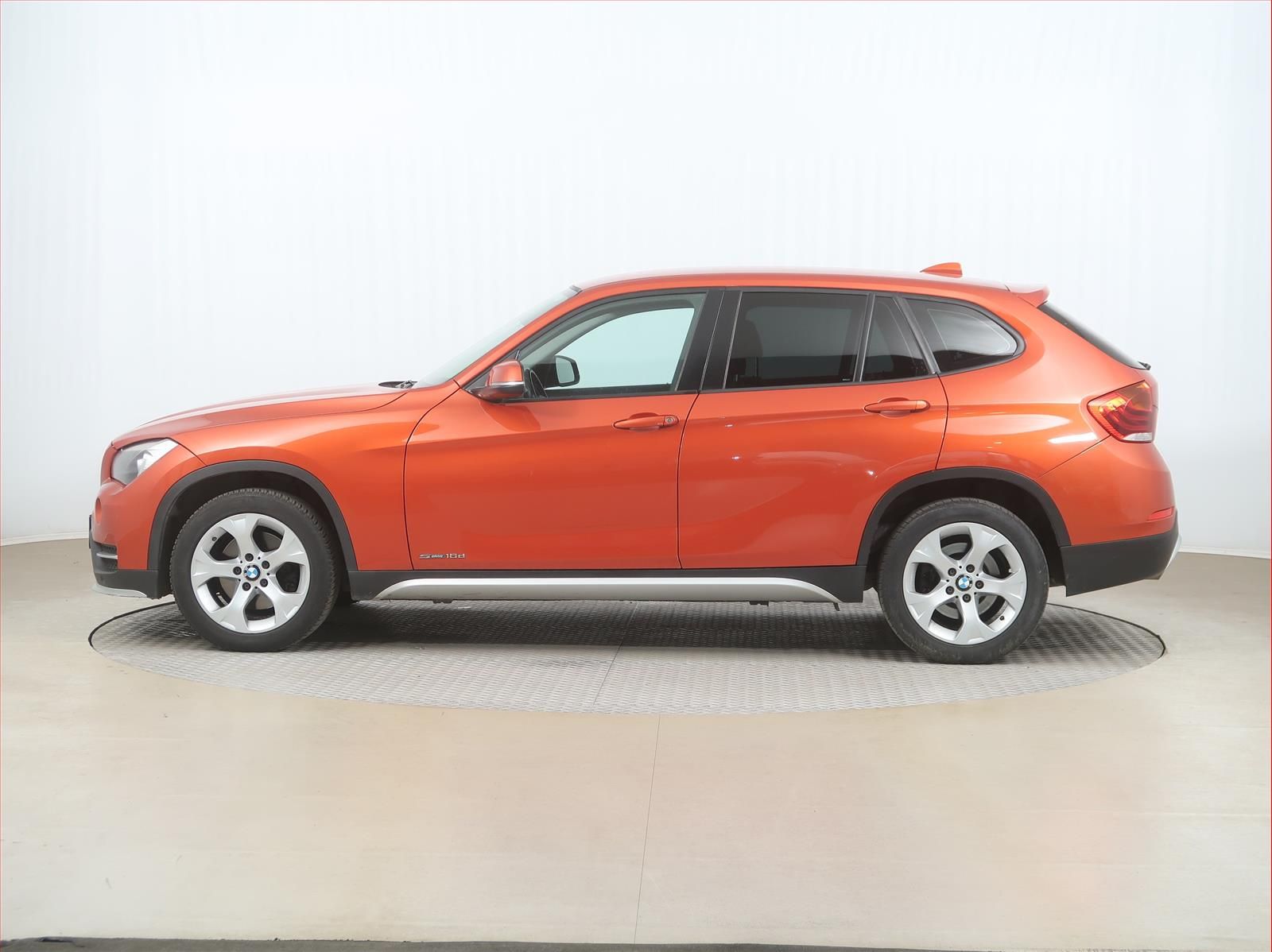 BMW X1, sDrive16d, Kožené sedačky - fotka 3