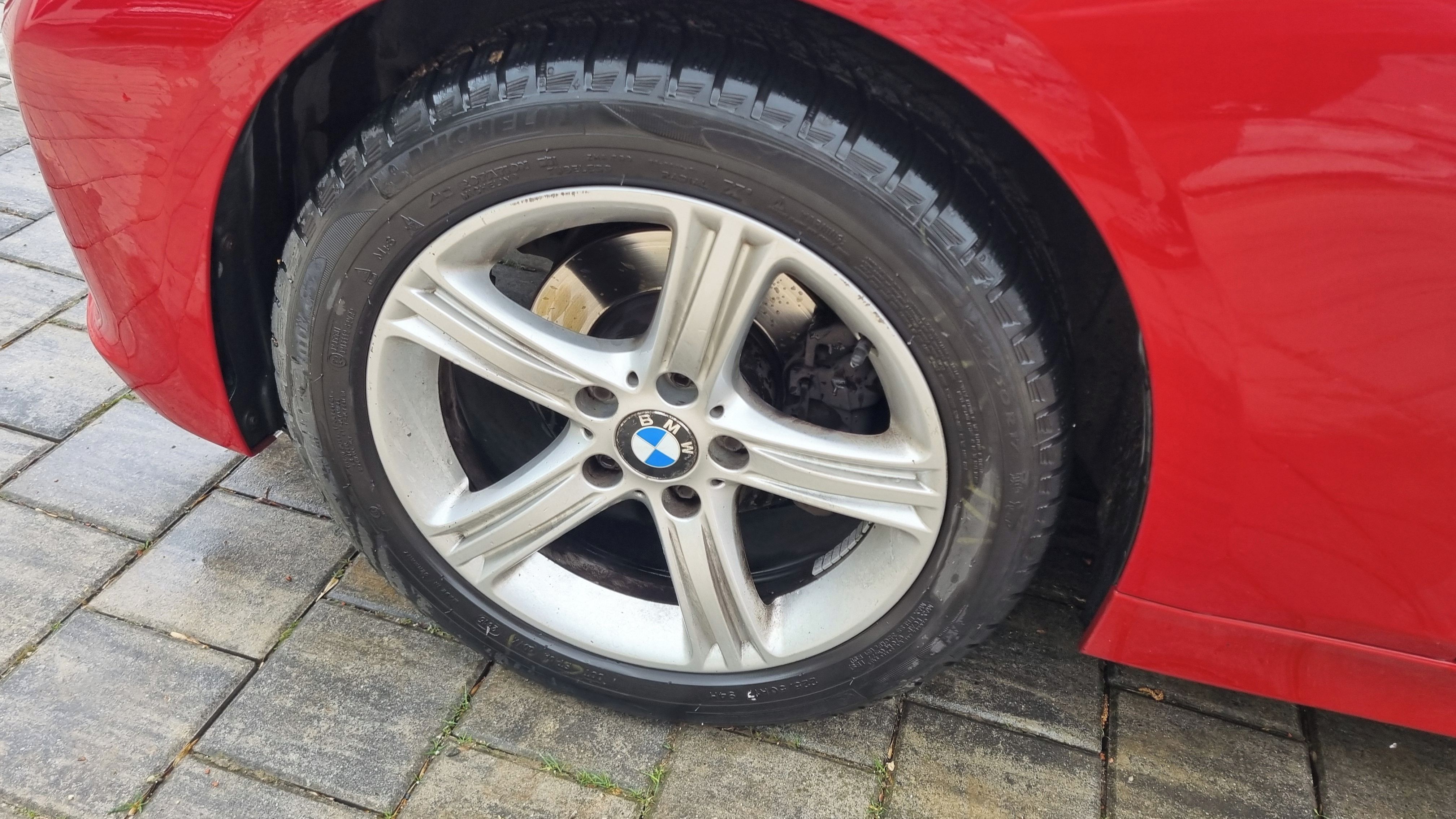 BMW Řada 3, 320 i - fotka 6