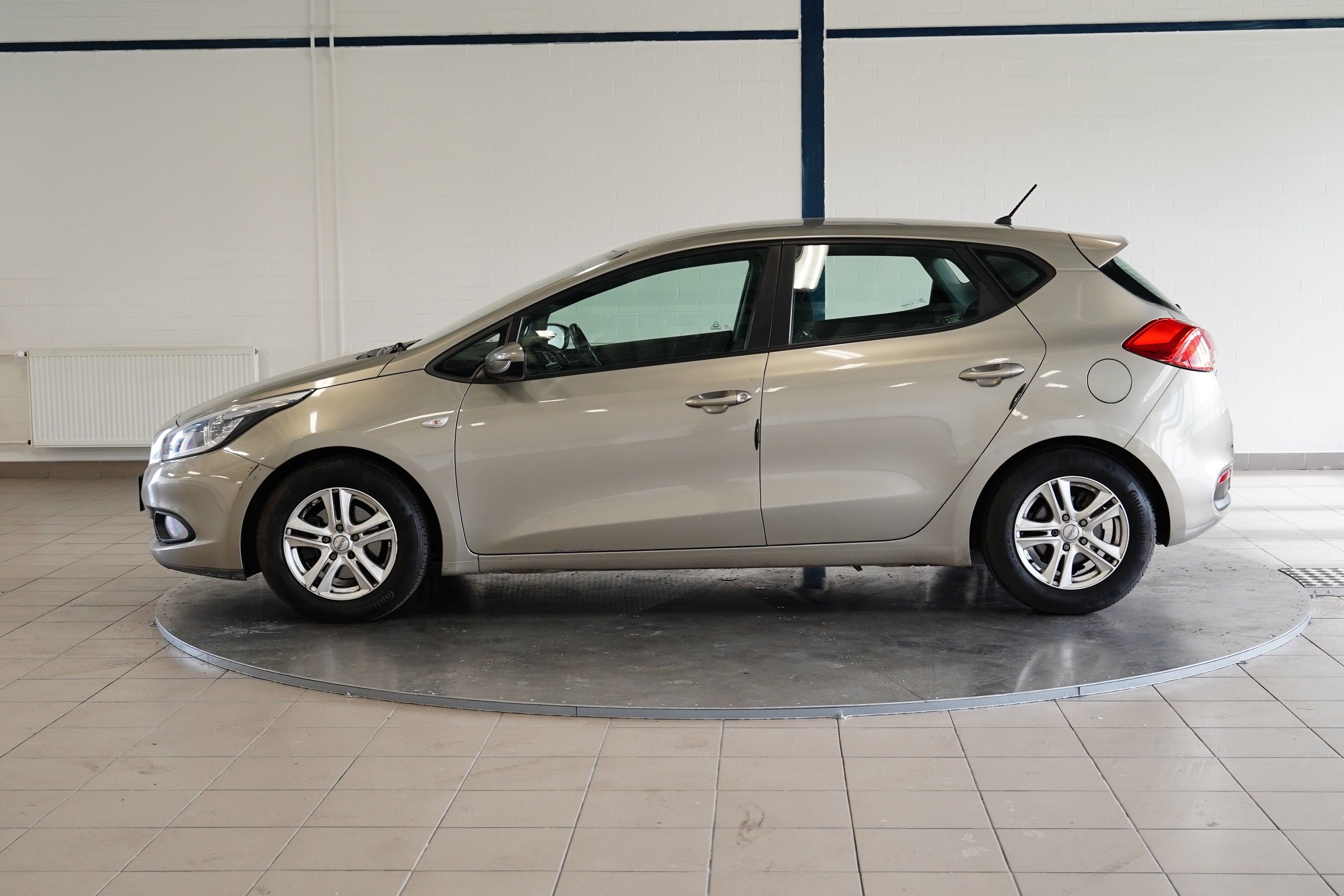 Kia Cee´d, 1.6 GDI 99 kW - fotka 3