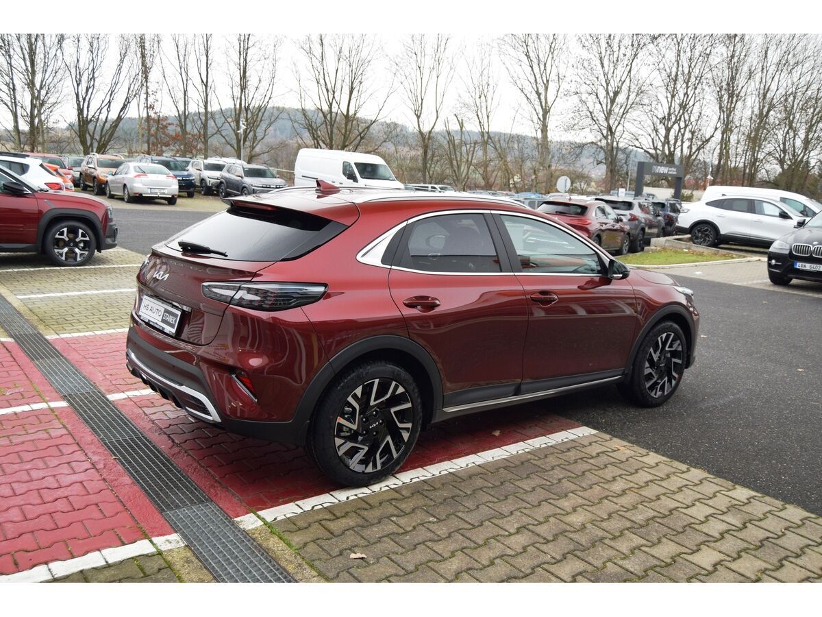 Kia XCee´d, 1,6 T-GDi 7DCT STEEL EDITION - fotka 3