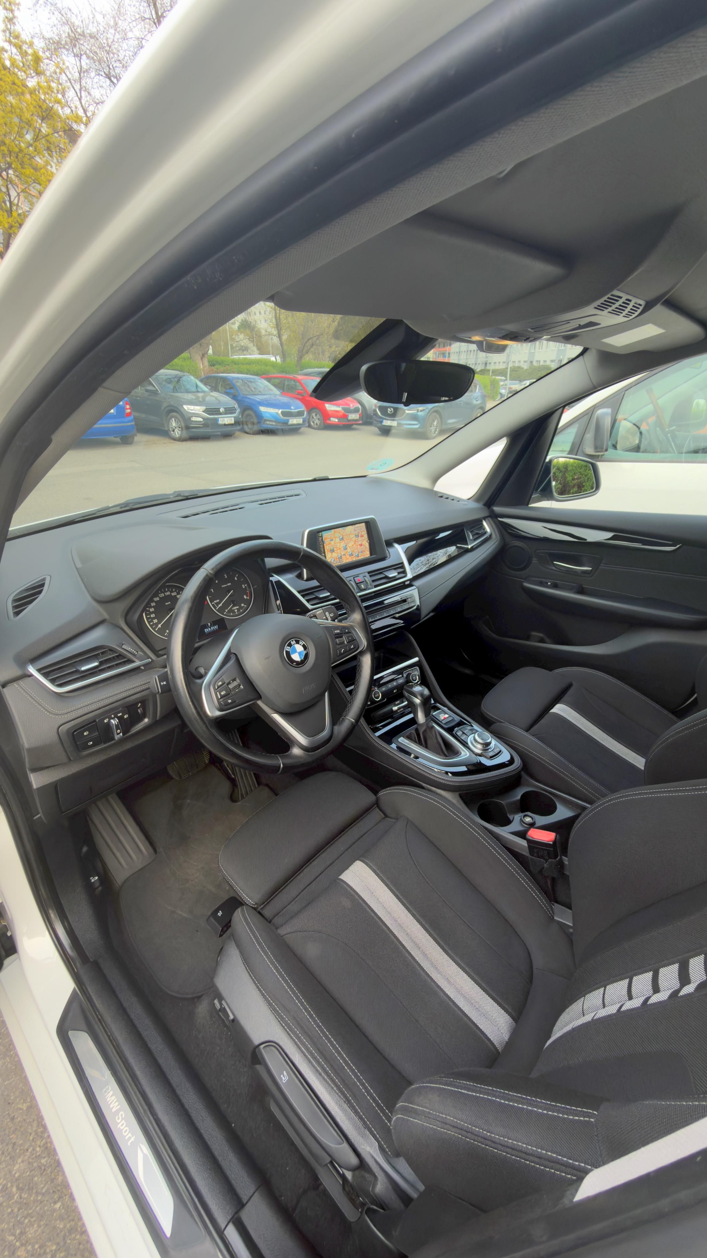 BMW Řada 2, 218d Gran Tourer - fotka 5