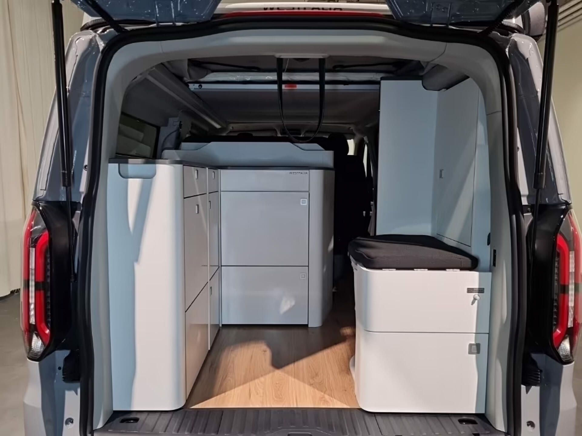 Ford Tourneo Custom, Nugget Titanium 320 L2 - fotka 6